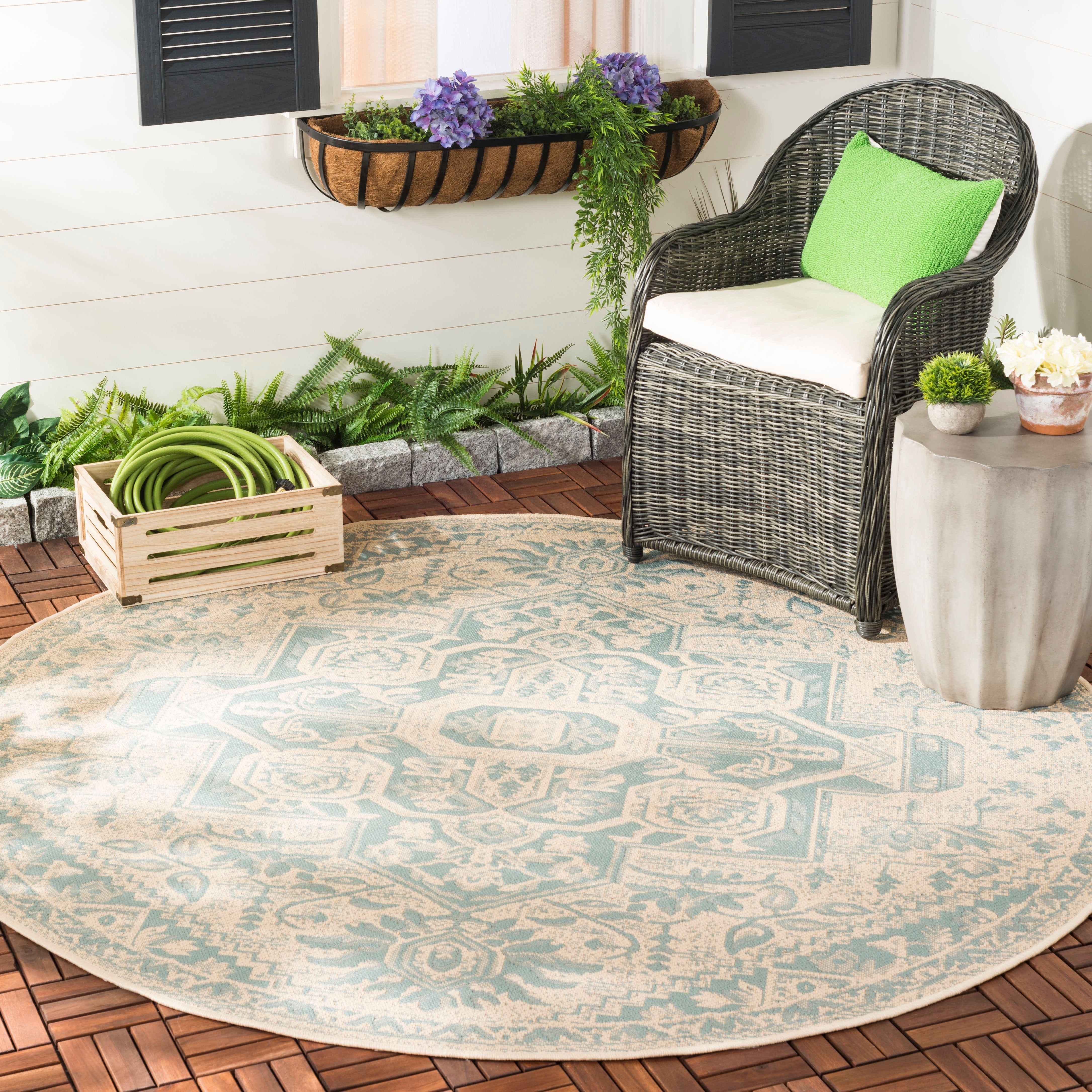 Beach House 138 Rug | Safavieh - BHS138 - Aqua / Cream