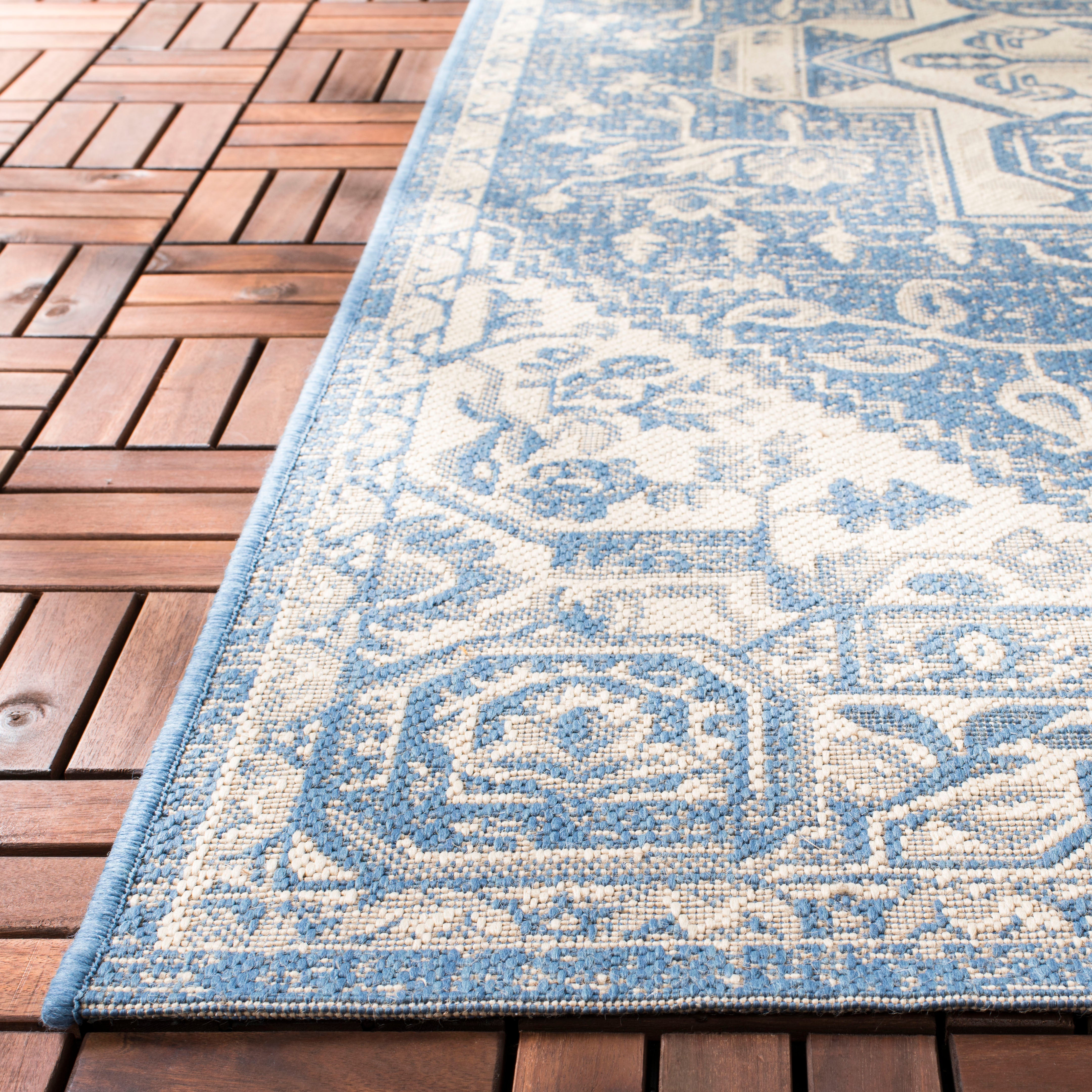 Beach House 138 Rug | Safavieh - BHS138 - Cream / Blue