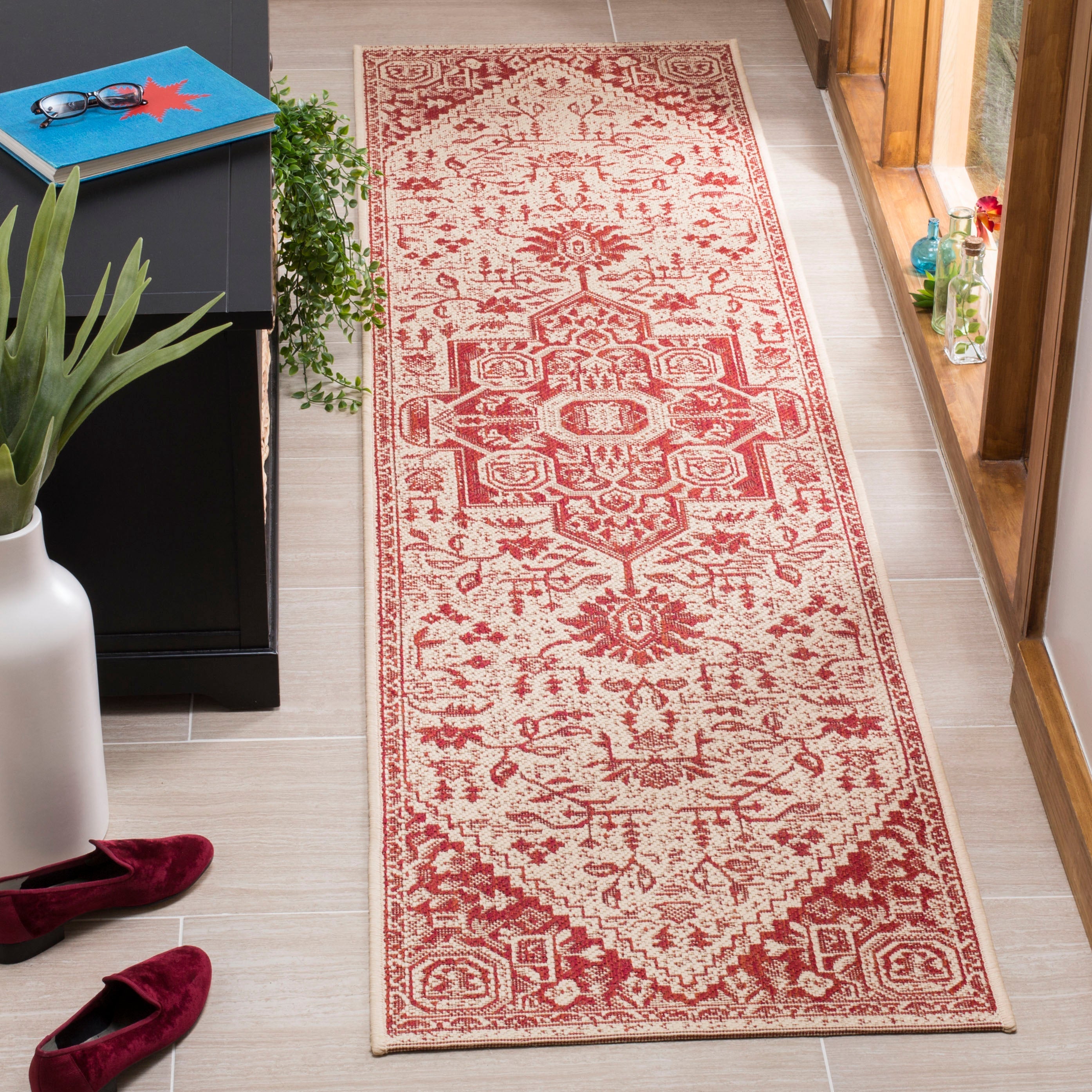 Beach House 138 Rug | Safavieh - BHS138 - Red / Cream