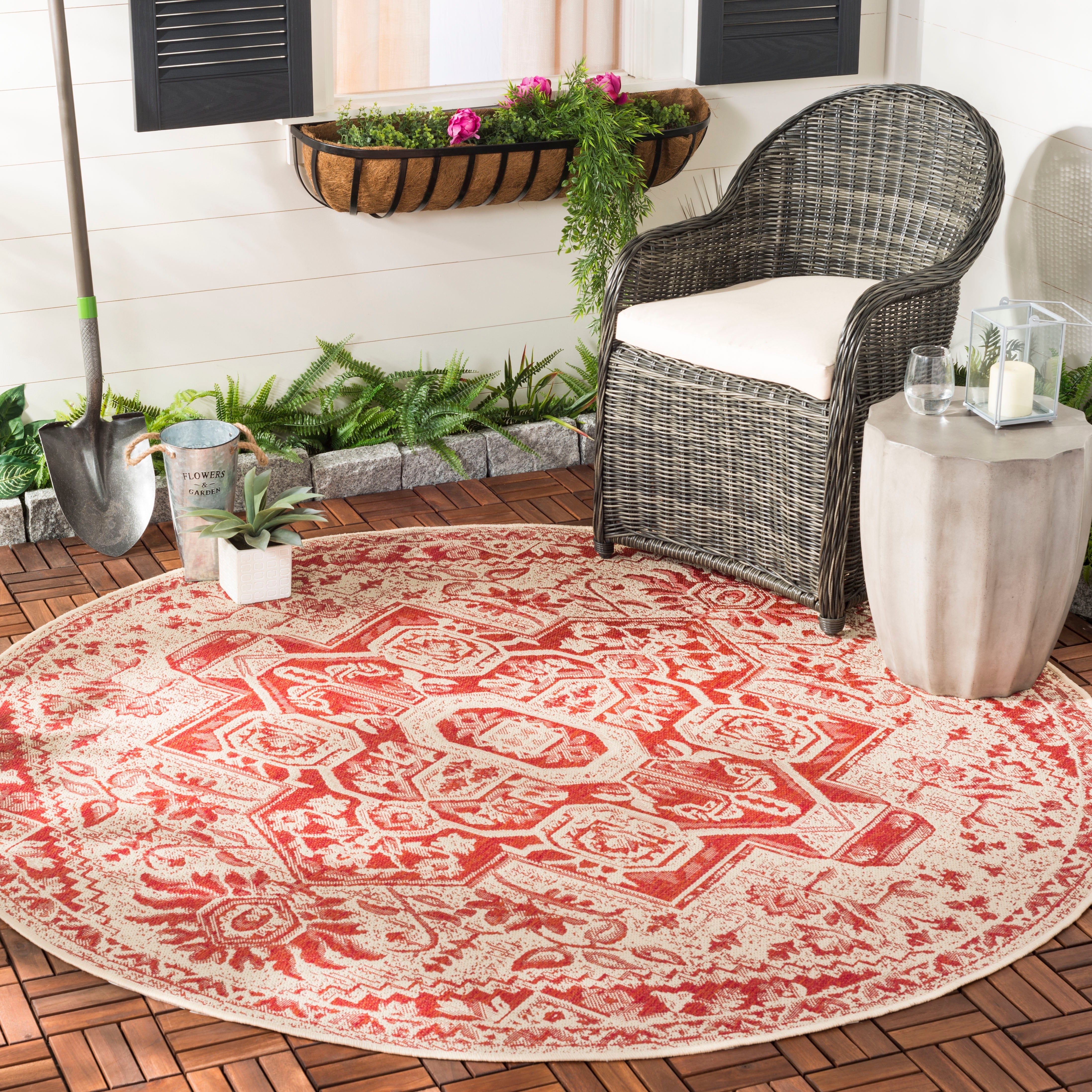 Beach House 138 Rug | Safavieh - BHS138 - Red / Cream