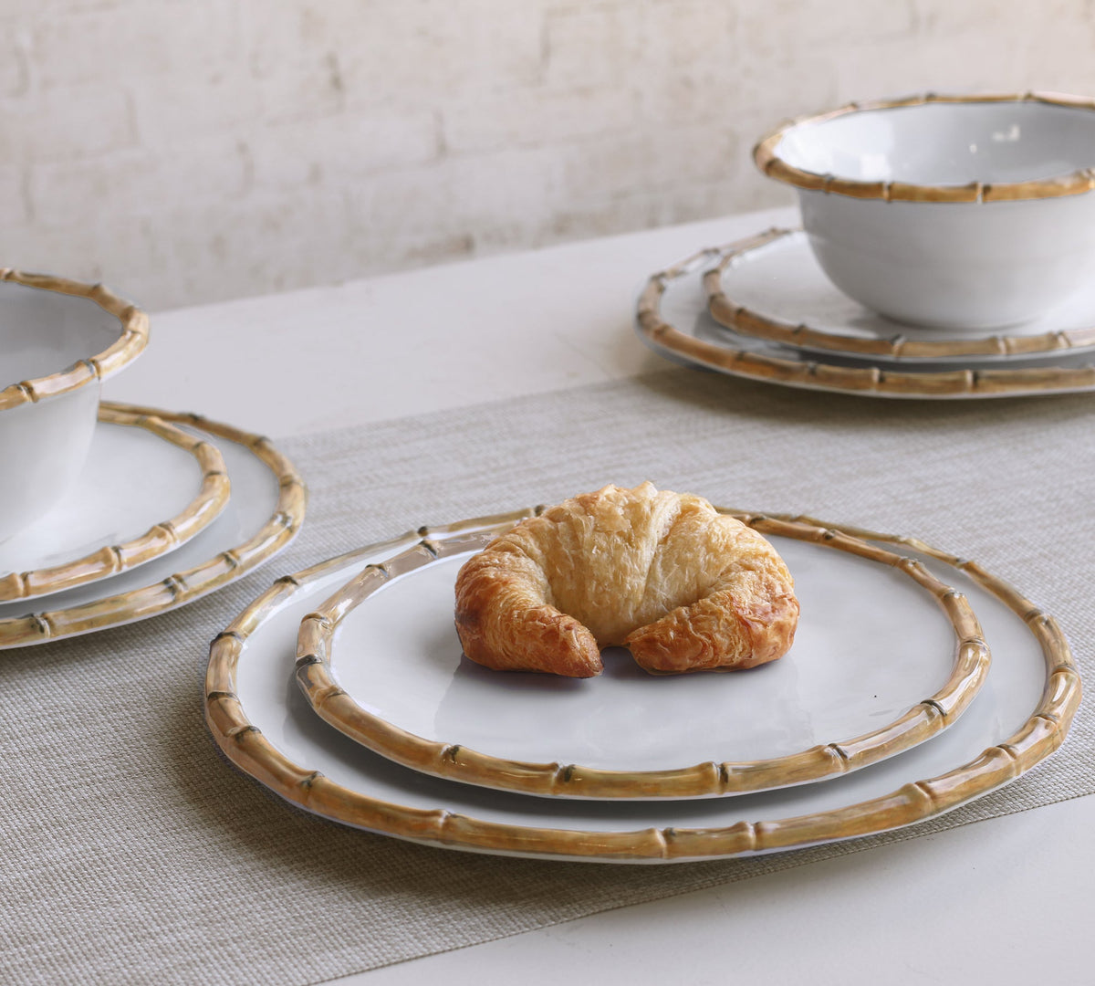 VIDA Bamboo Dinner Plate Set of 4 (White and Natural)