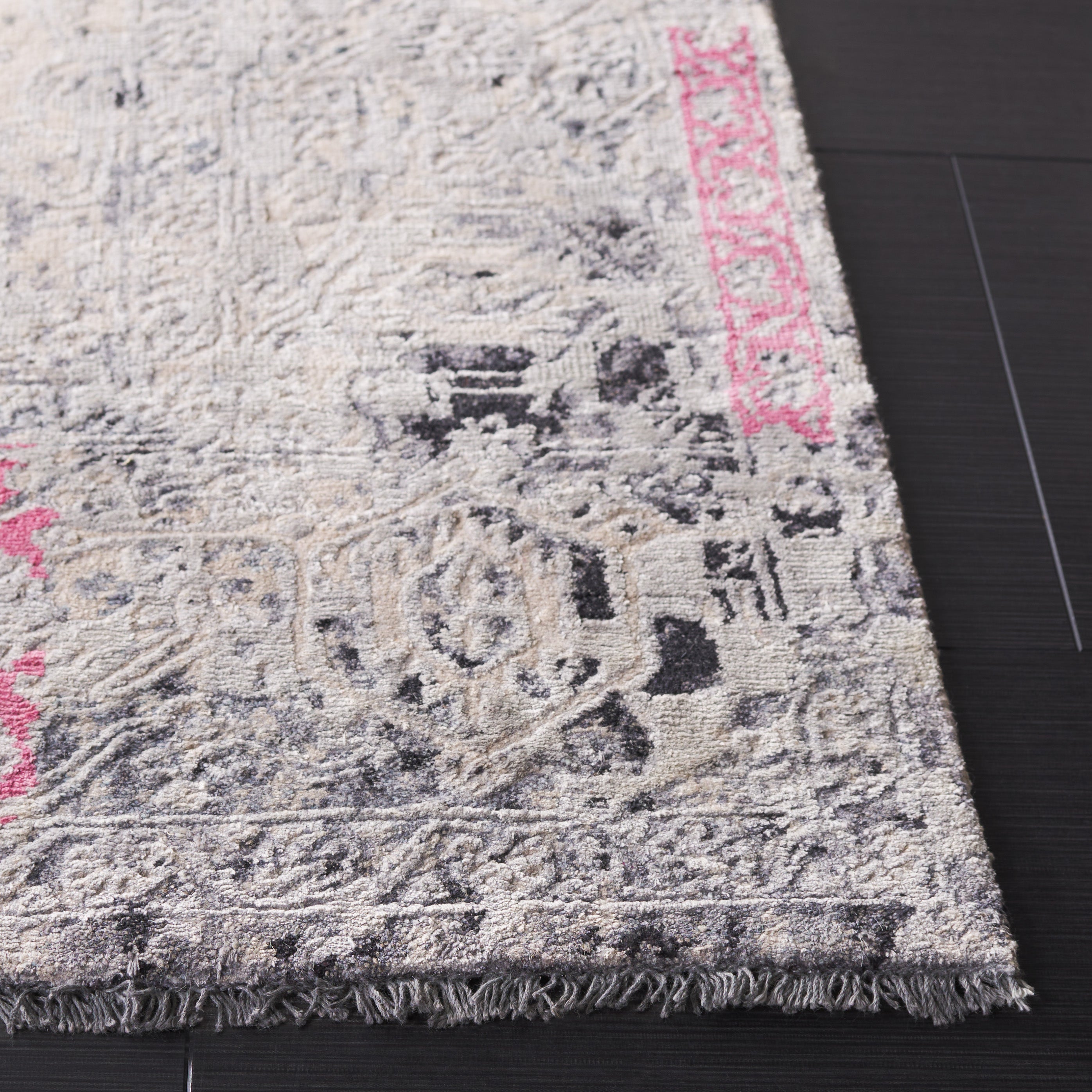 Centennial 120 Rug | Safavieh - CEN120 - Pink