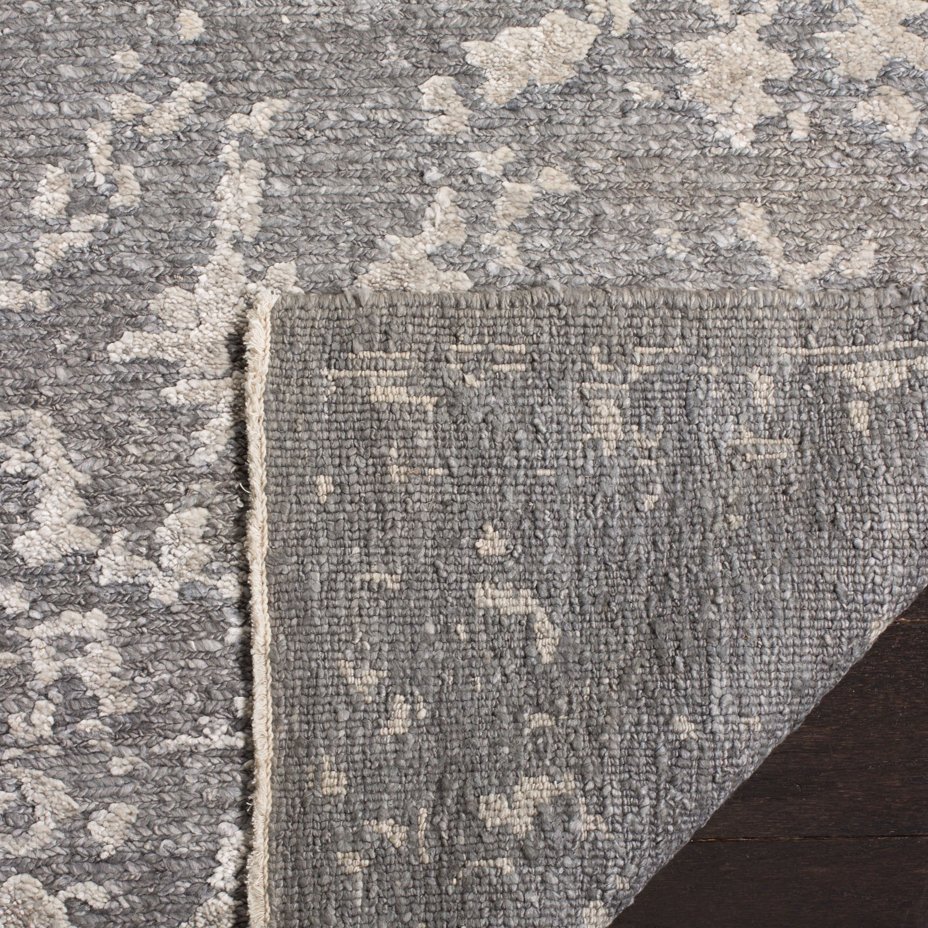 Centennial 202 Rug | Safavieh - CEN202 - Light Grey / Dark Grey