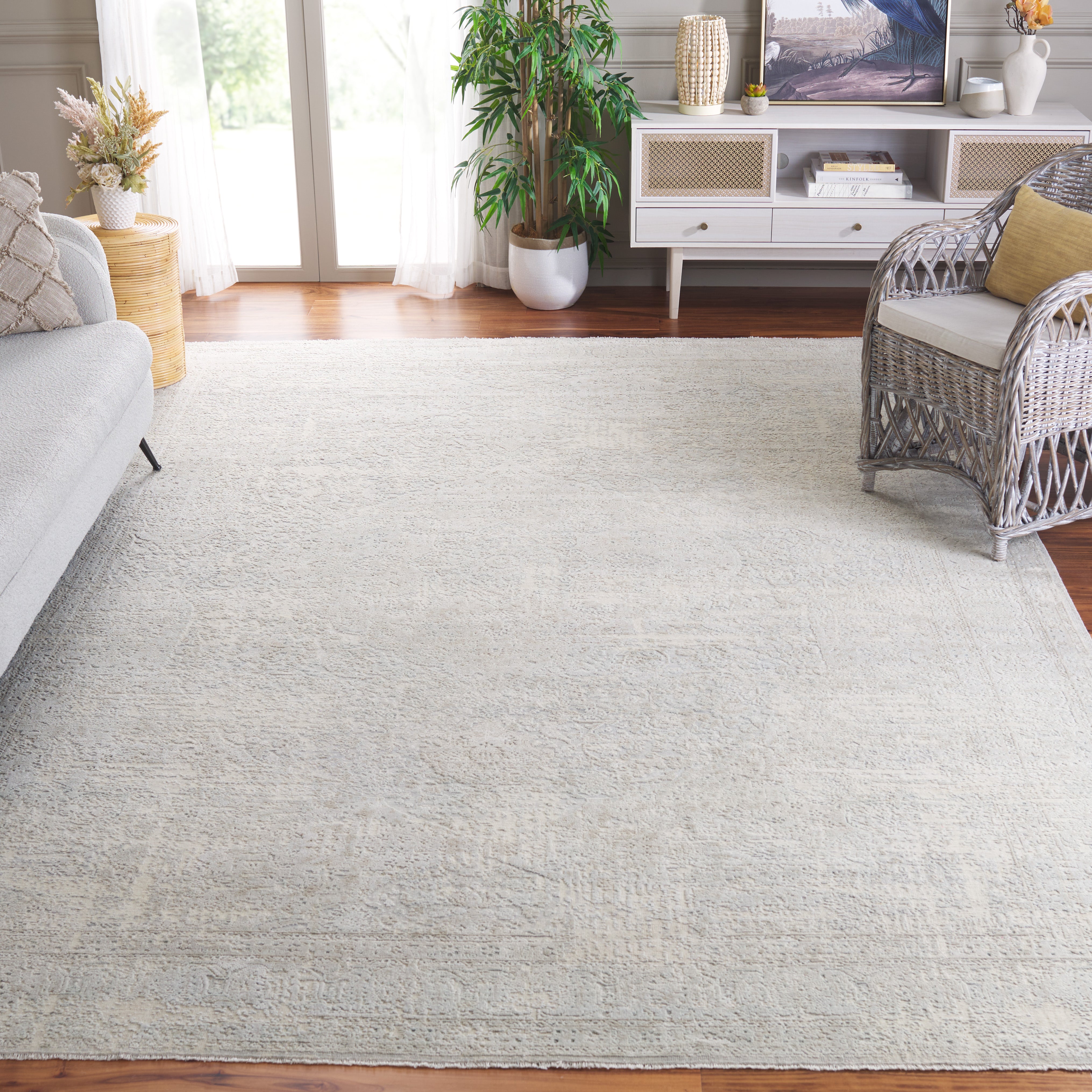 Centennial 901 Rug | Safavieh - CEN901 - Light Grey / Beige