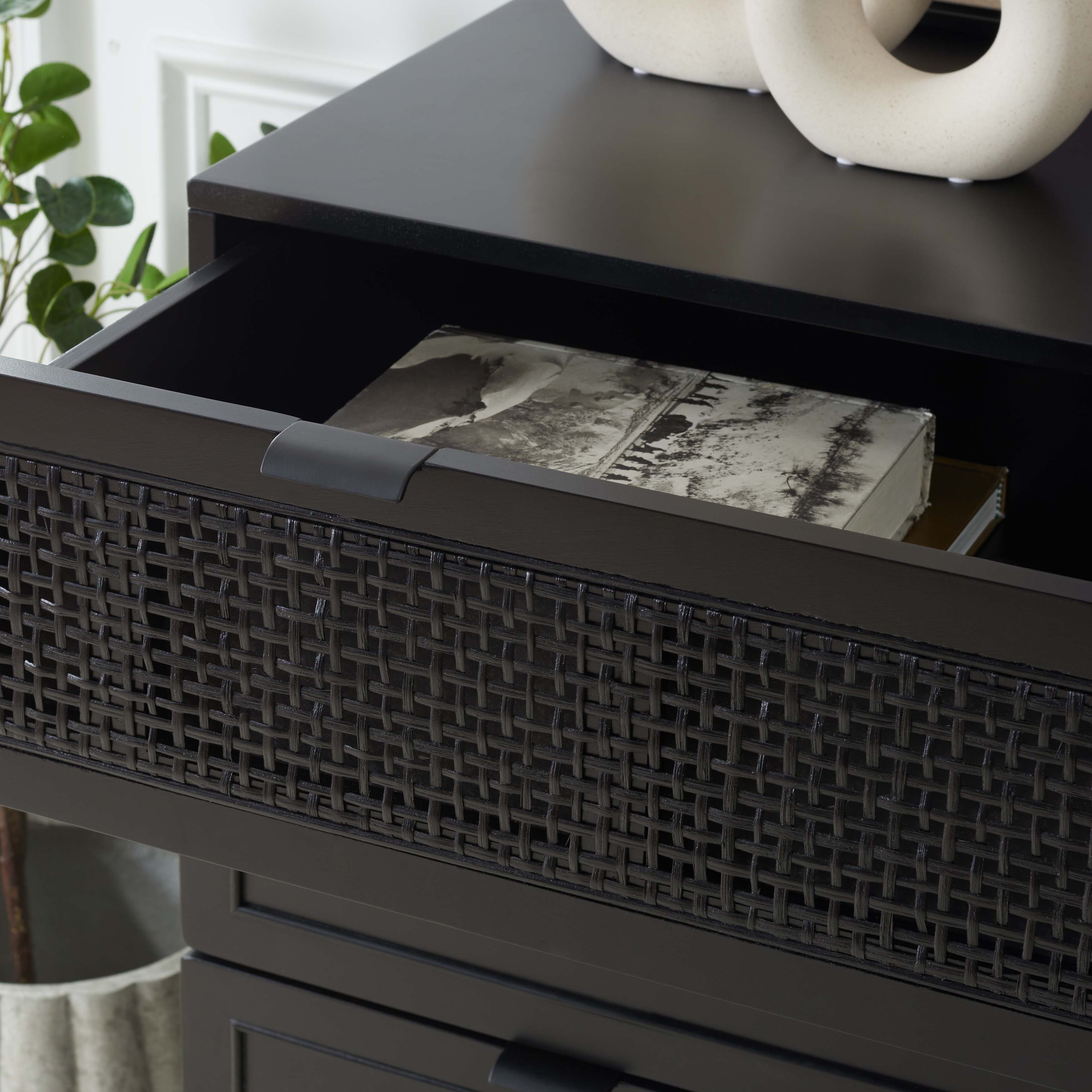 Baisley 3 Drawer Rattan Chest | Safavieh - CHS5000 - Black