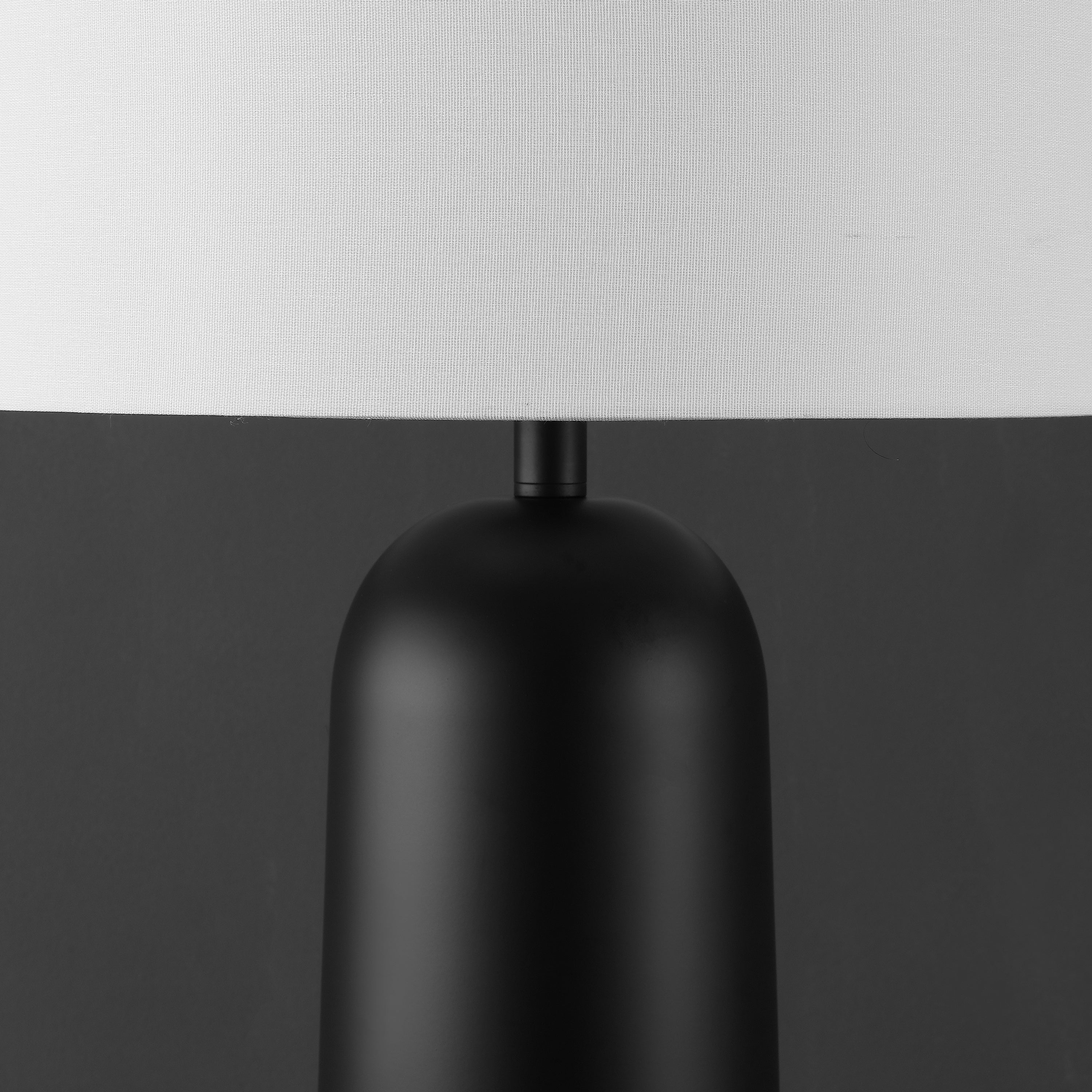 BLACK / WHITE