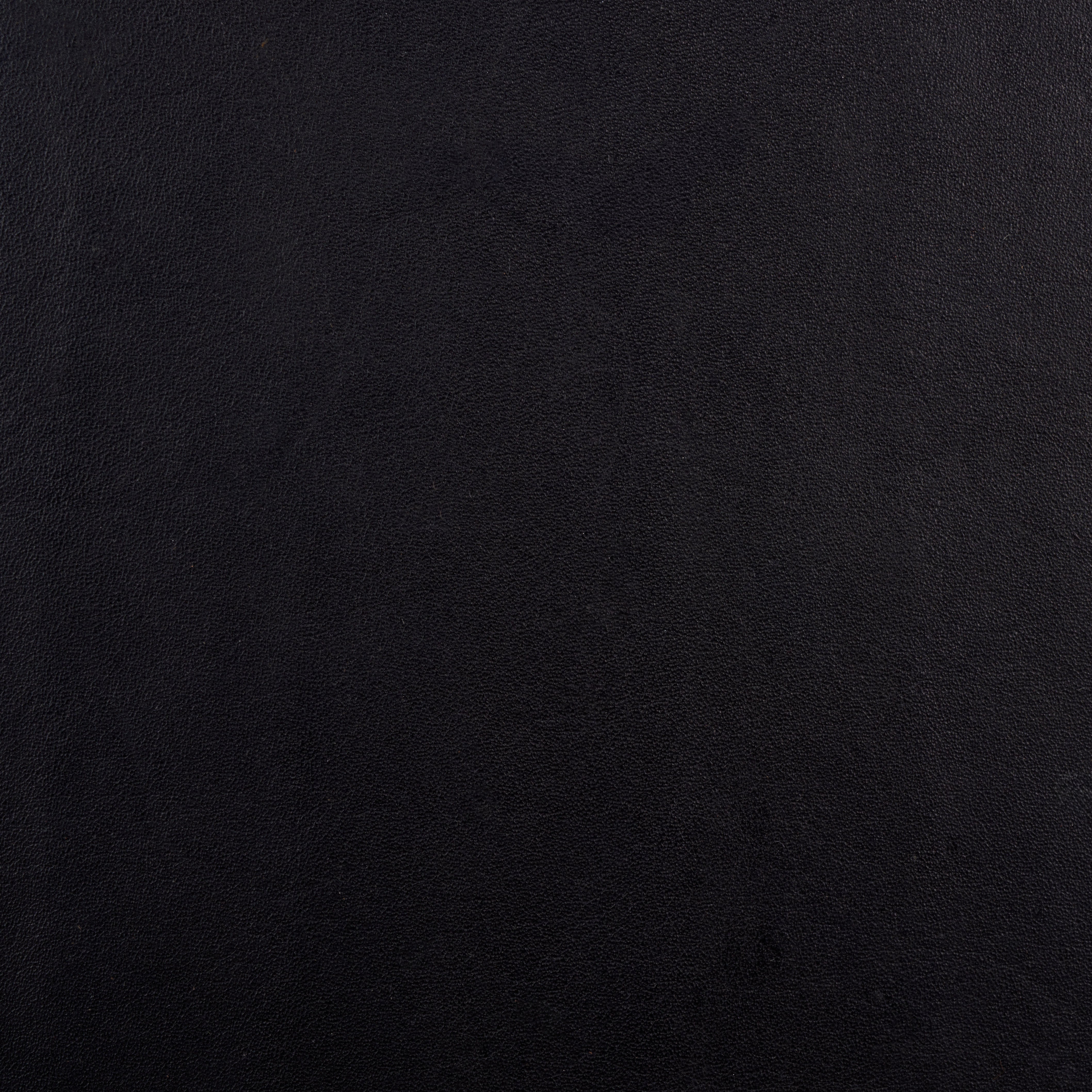 BLACK / BLACK
