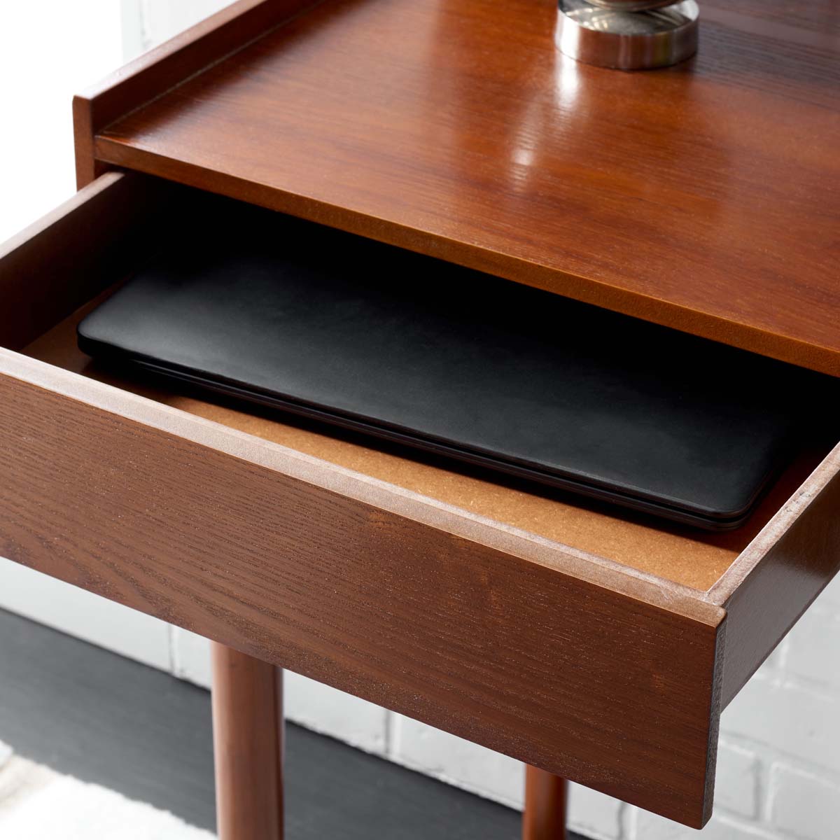 Henley 2 Drawer Desk | Safavieh - Brown