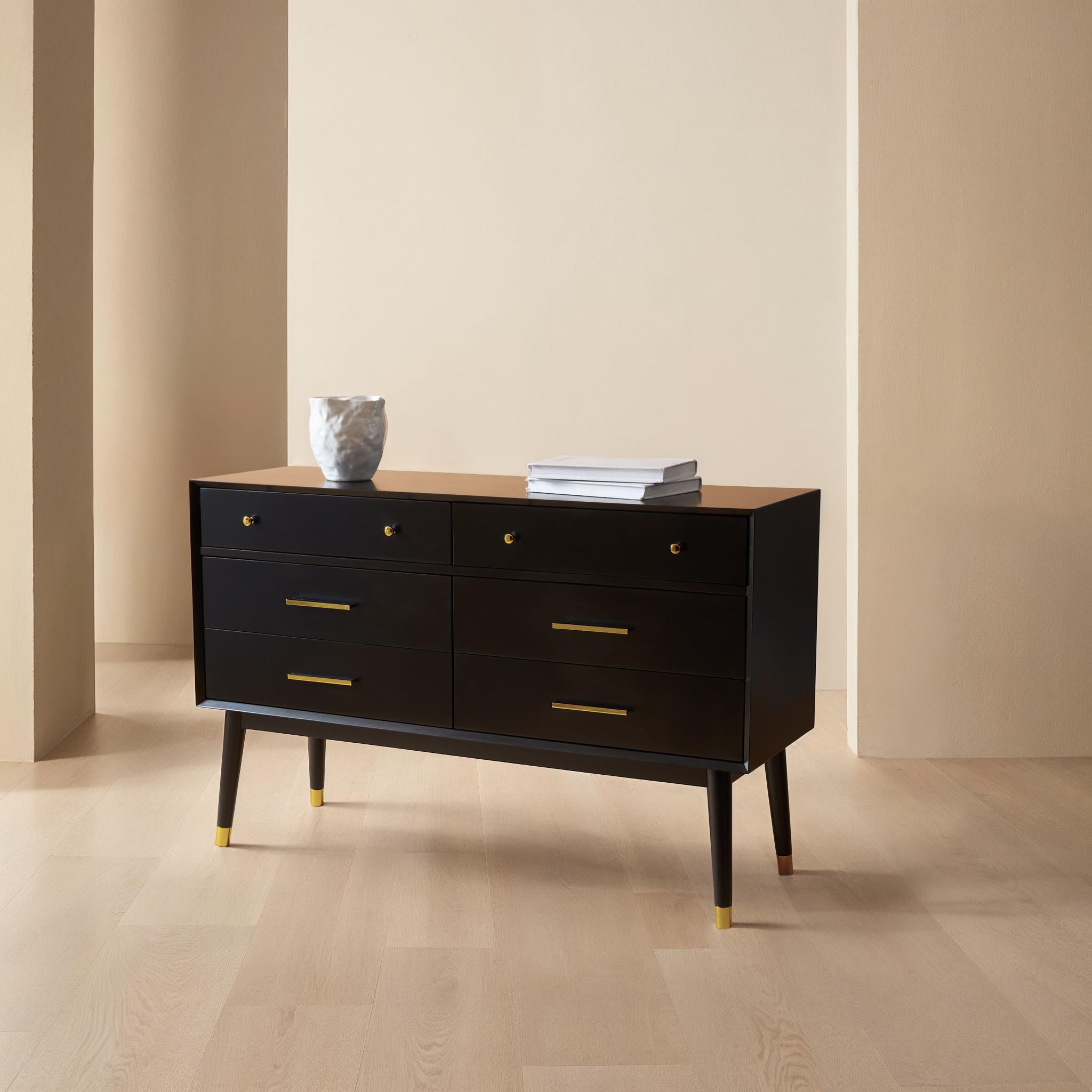 BLACK / BRASS