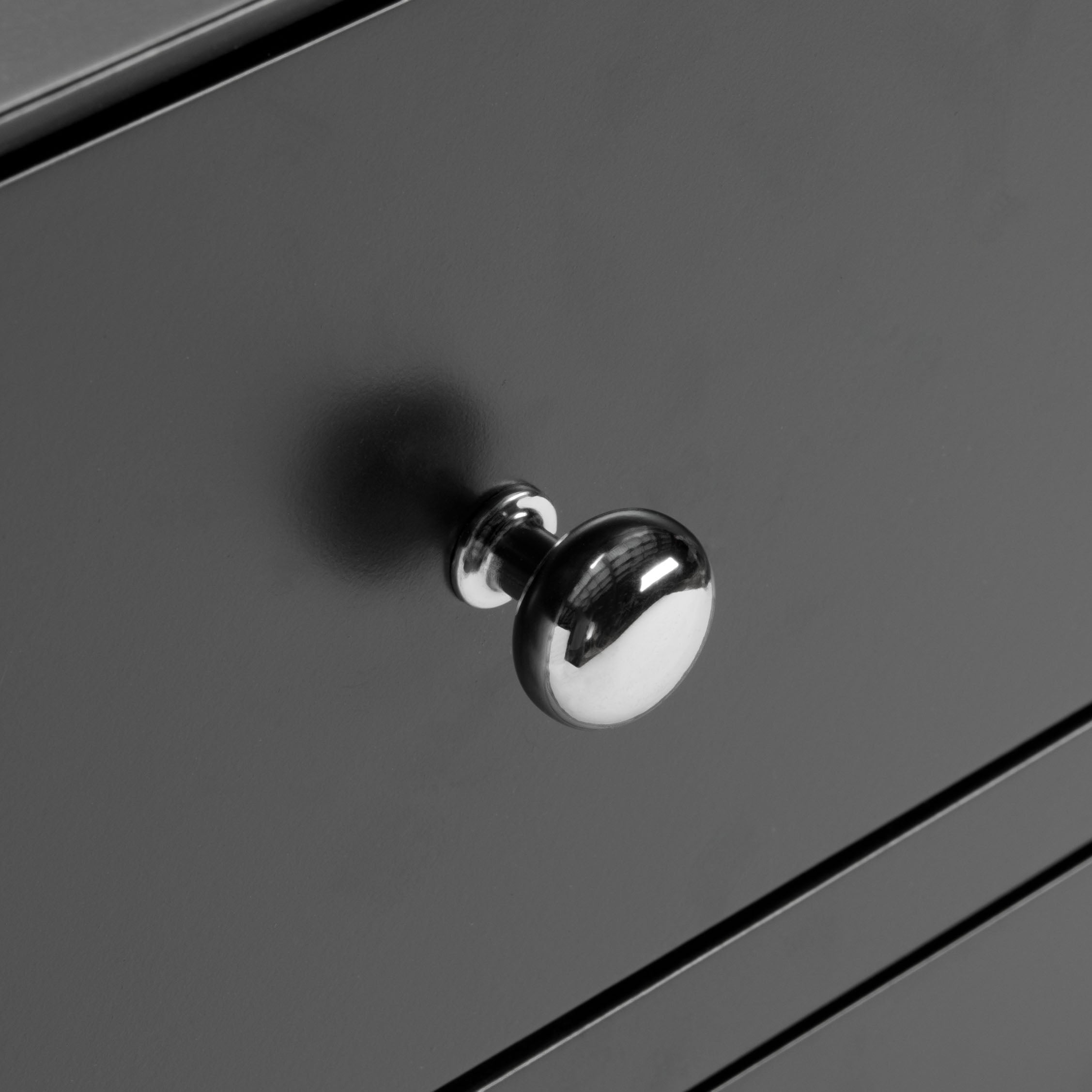 BLACK / SILVER