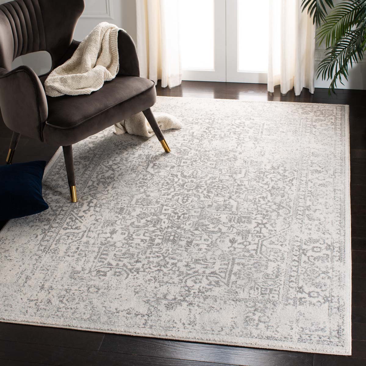 Safavieh Evoke 256 Rug, White, EVK256 - Ivory / Grey