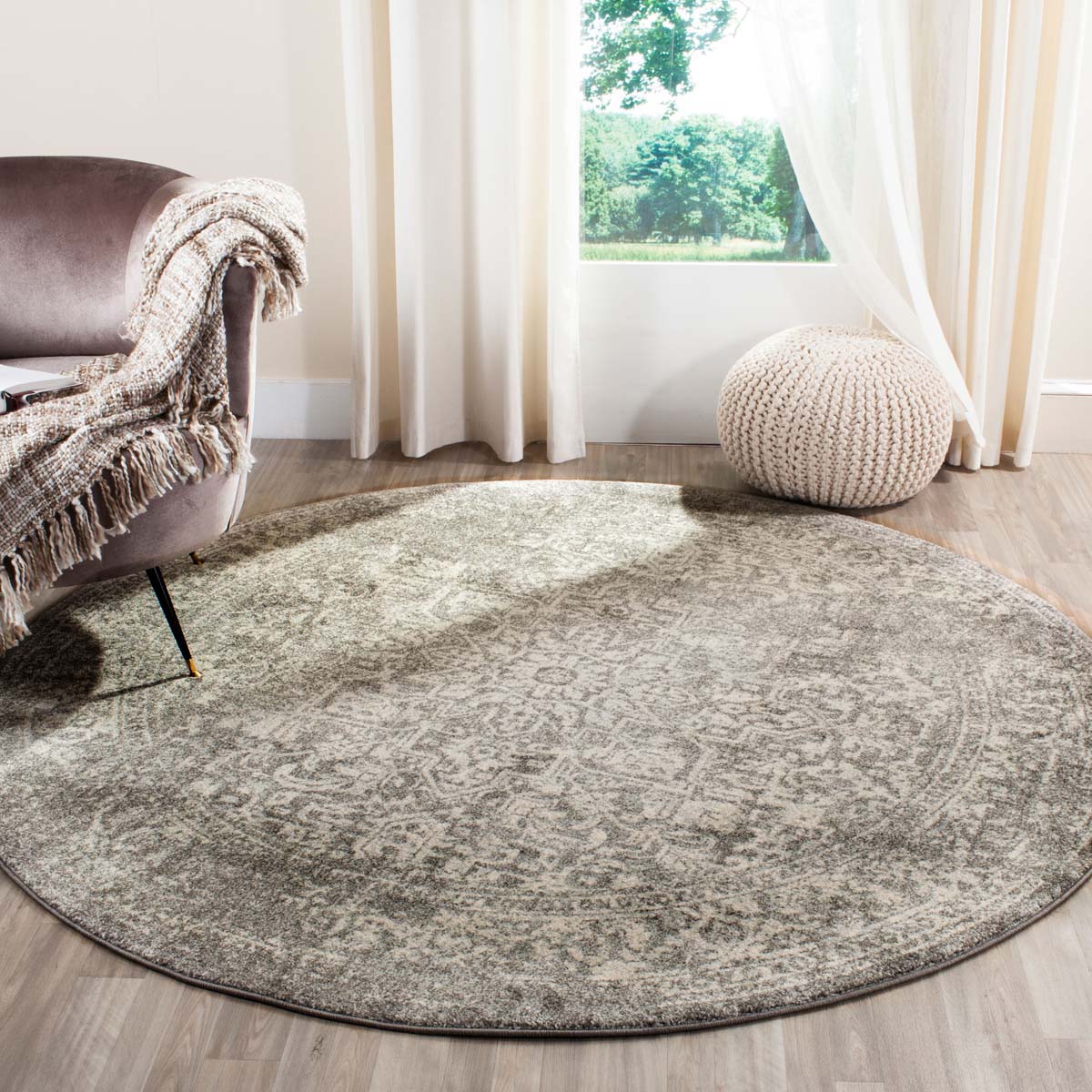 Safavieh Evoke 256 Rug, White, EVK256 - Silver / Ivory