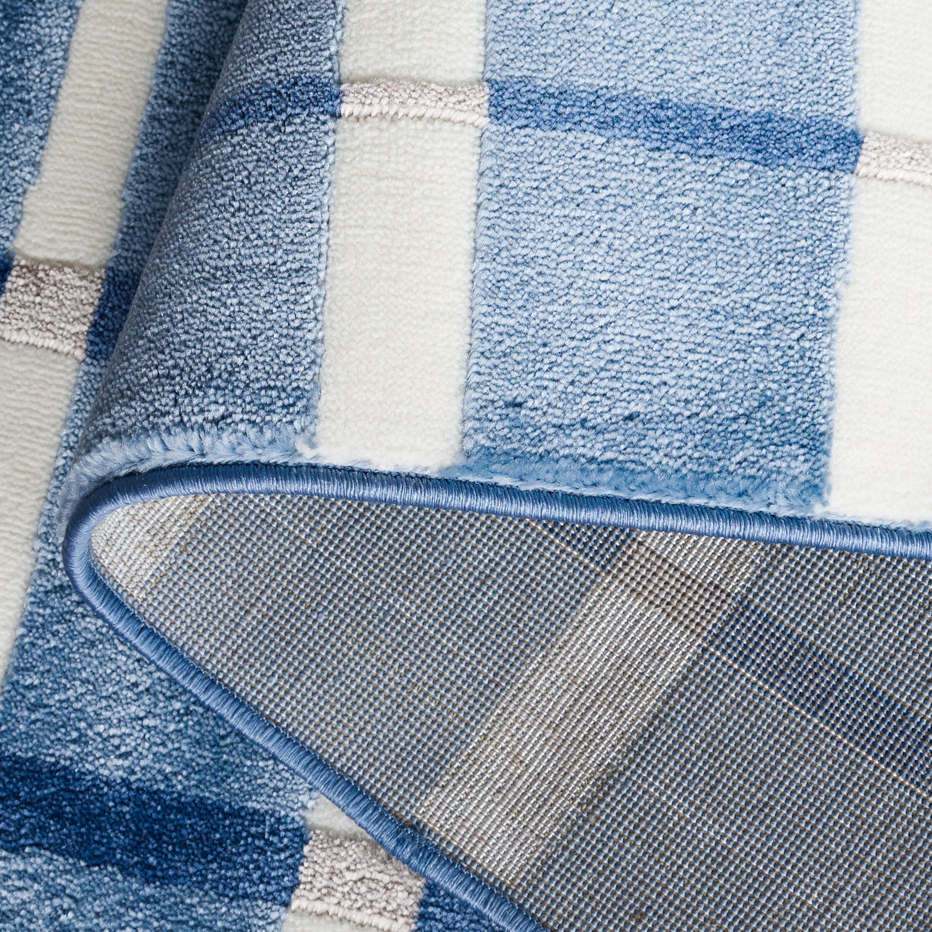 Blue / Ivory