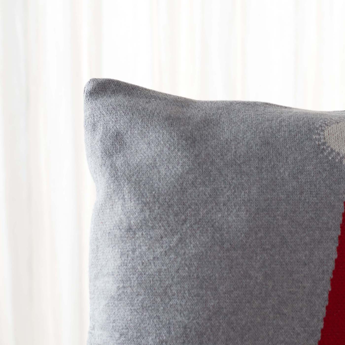 Sugarplum Elf Pillow | Safavieh - HOL3013 - Grey / Red