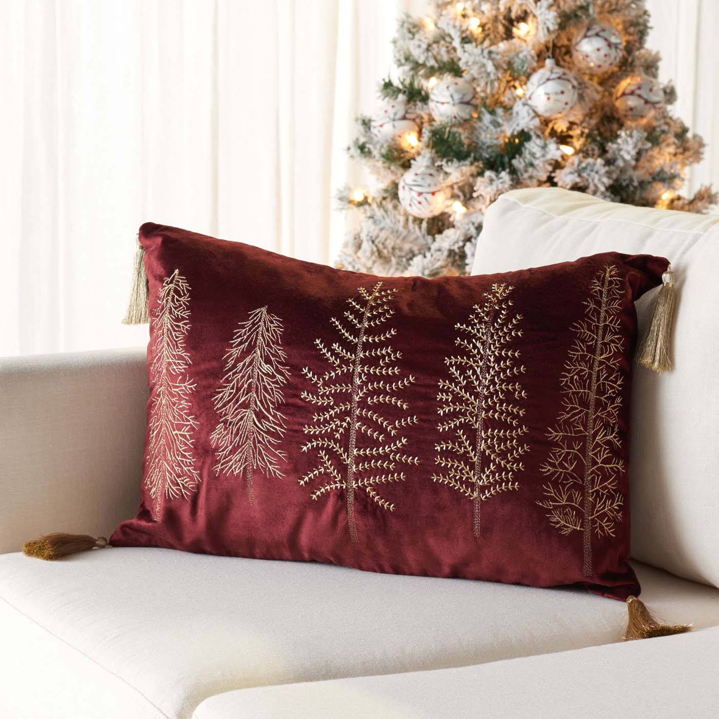 Holiday Tree Pillow | Safavieh - HOL4001 - Maroon / Gold