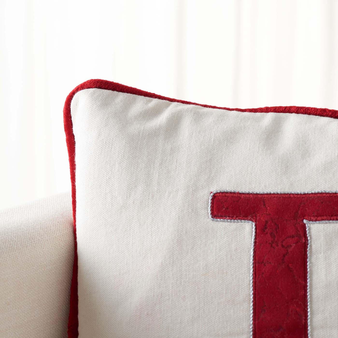 Joy Tree Pillow | Safavieh - HOL4004 - Beige / Red