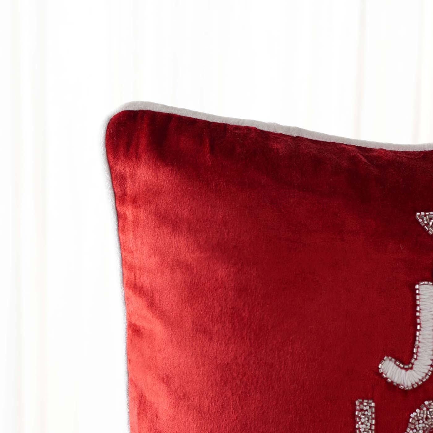 Peace And Joy Pillow | Safavieh - HOL4008 - Red / White