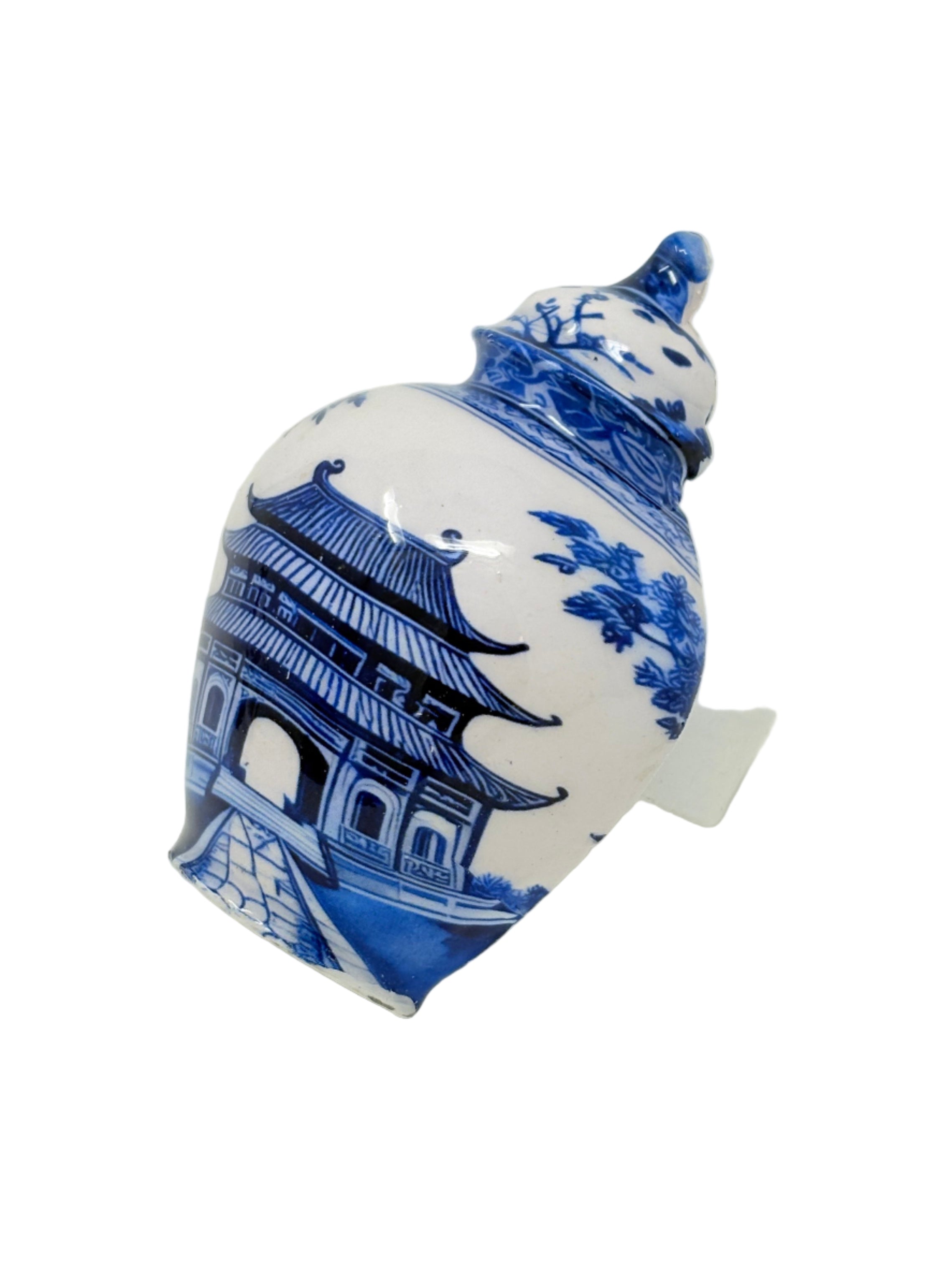 Blue & White Pagoda Ginger Jar Napkin Ring