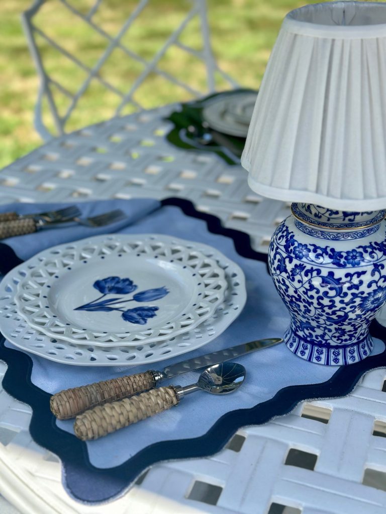 Rechargeable Porcelain Tea Lamp – Blue & White Floral Design