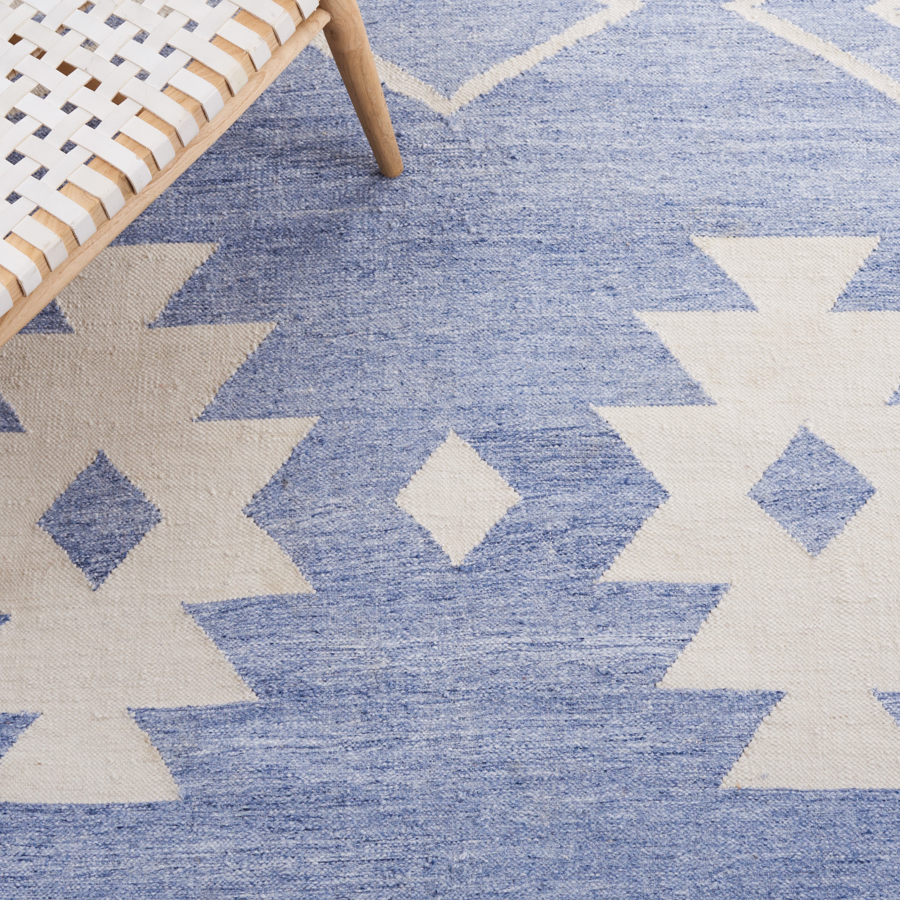BLUE / IVORY