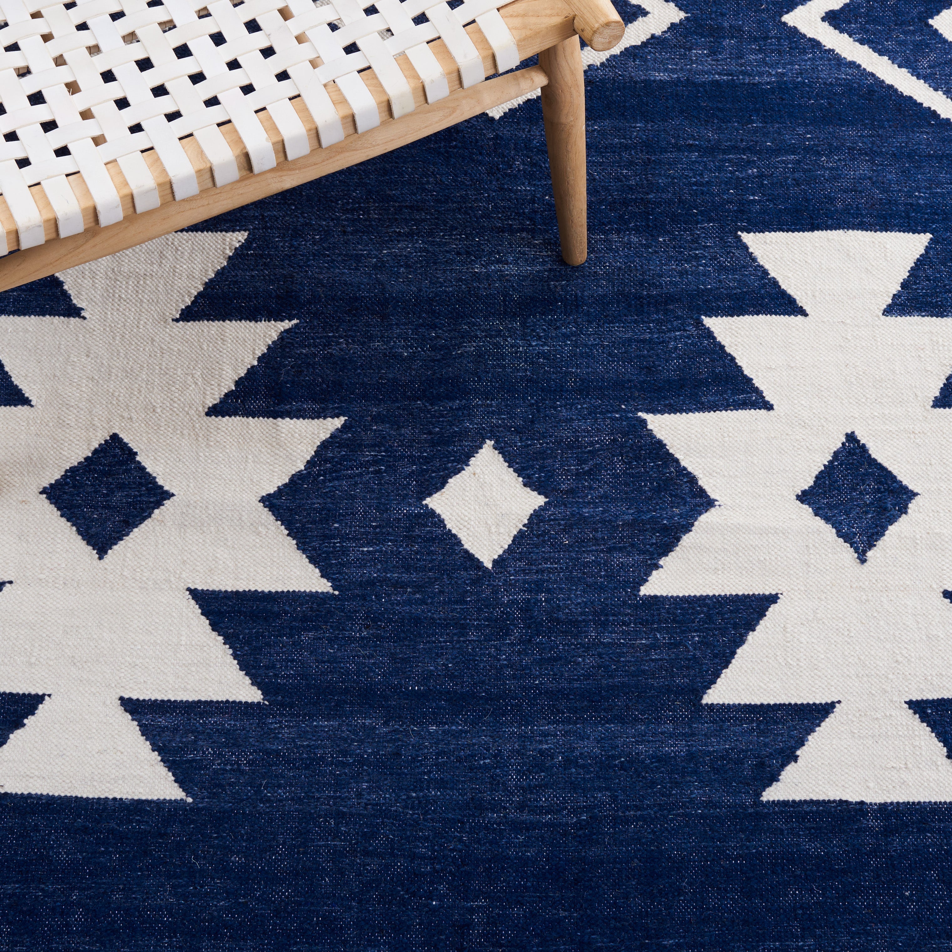 NAVY / IVORY