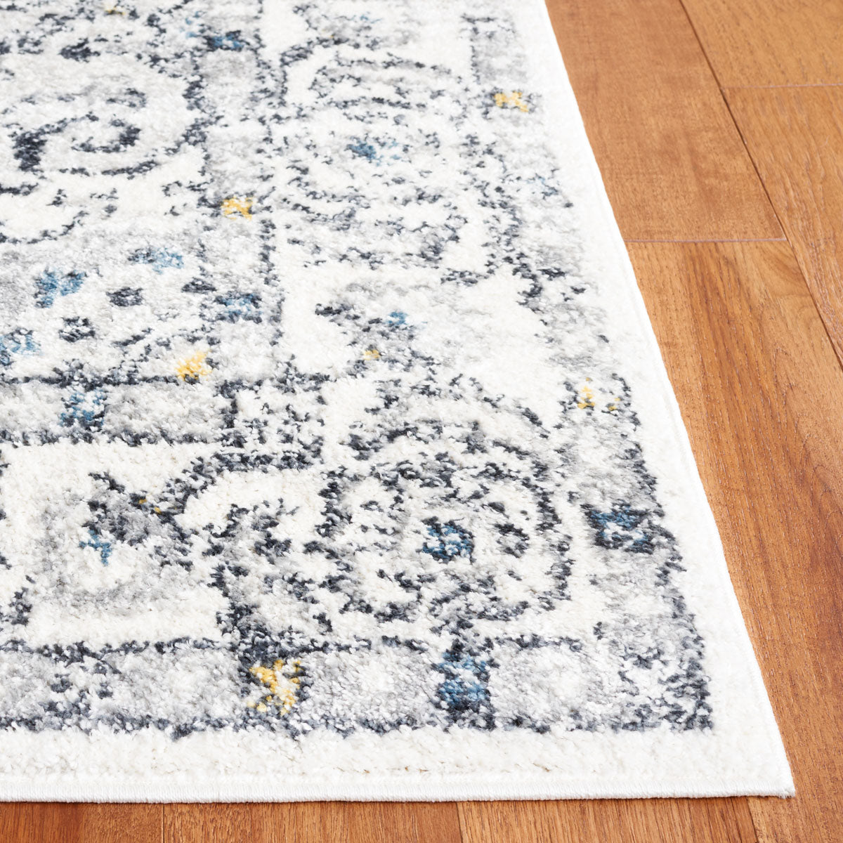 Layla Rug | Safavieh - LAY102A - Ivory Grey / Charcoal