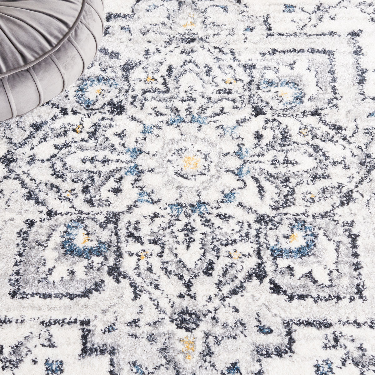 Layla Rug | Safavieh - LAY102A - Ivory Grey / Charcoal