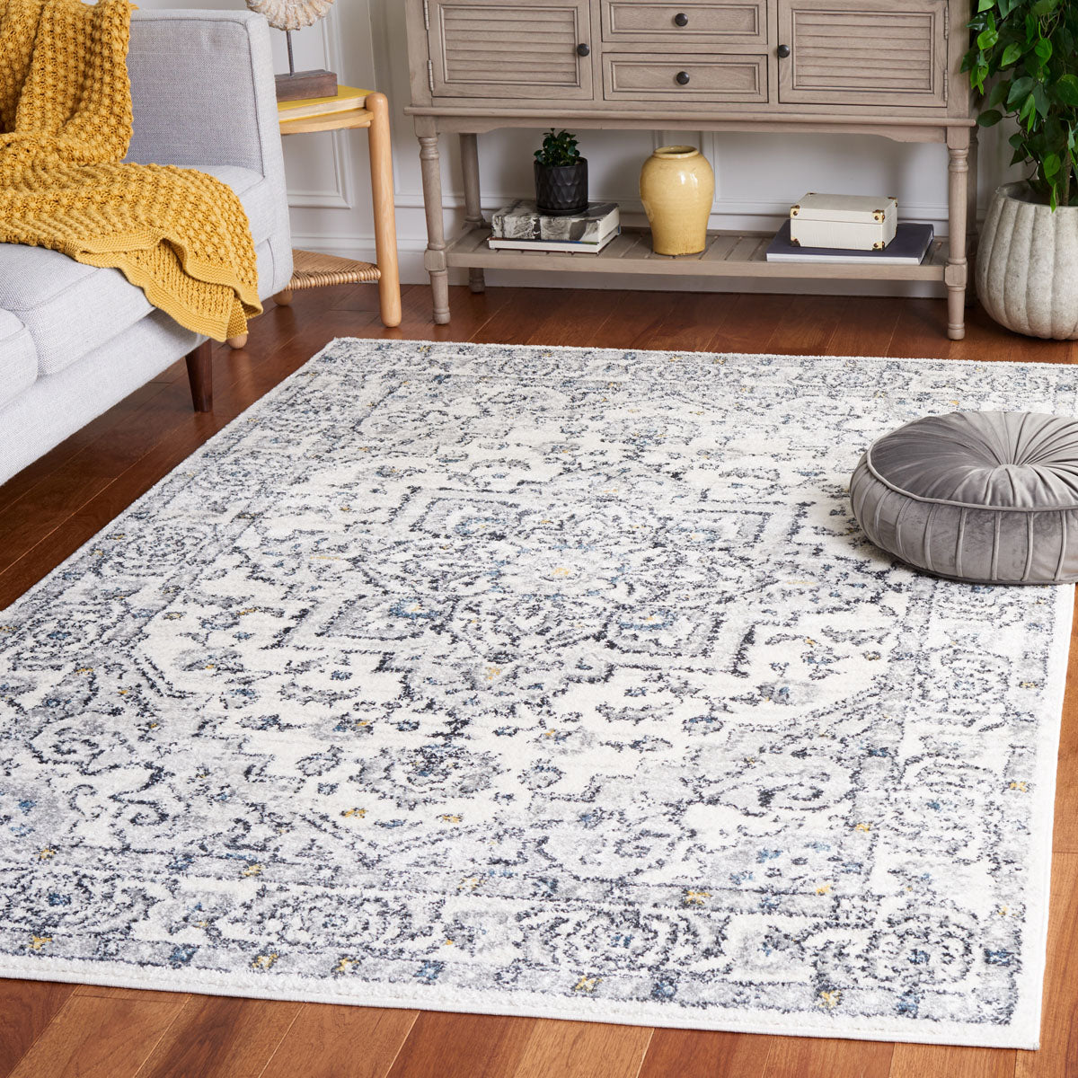 Layla Rug | Safavieh - LAY102A - Ivory Grey / Charcoal