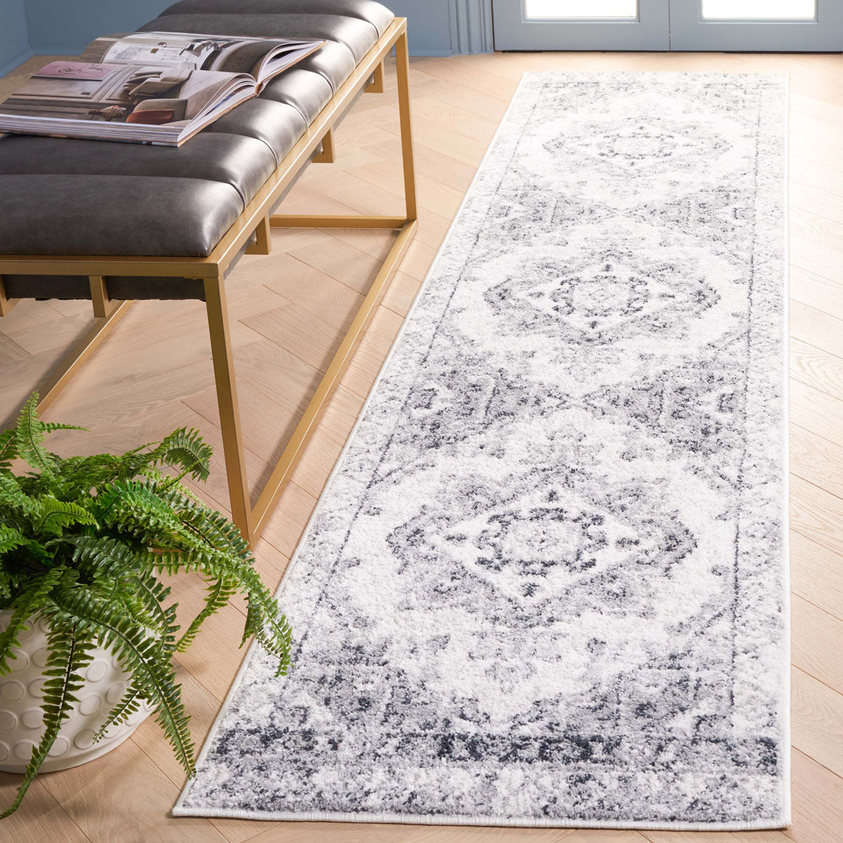 Layla Rug | Safavieh - LAY104A-29 - Ivory Grey / Charcoal