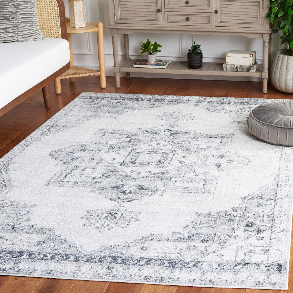 Layla Rug | Safavieh - LAY104A-9 - Ivory Grey / Charcoal