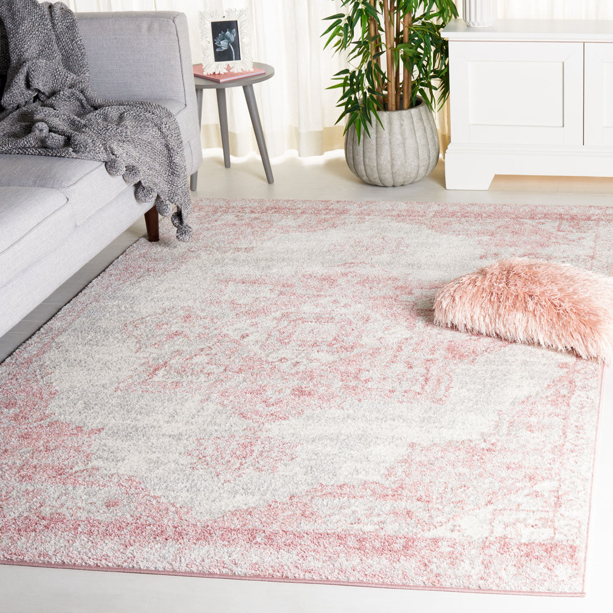 Layla Rug | Safavieh - LAY104U - Ivory Grey / Pink