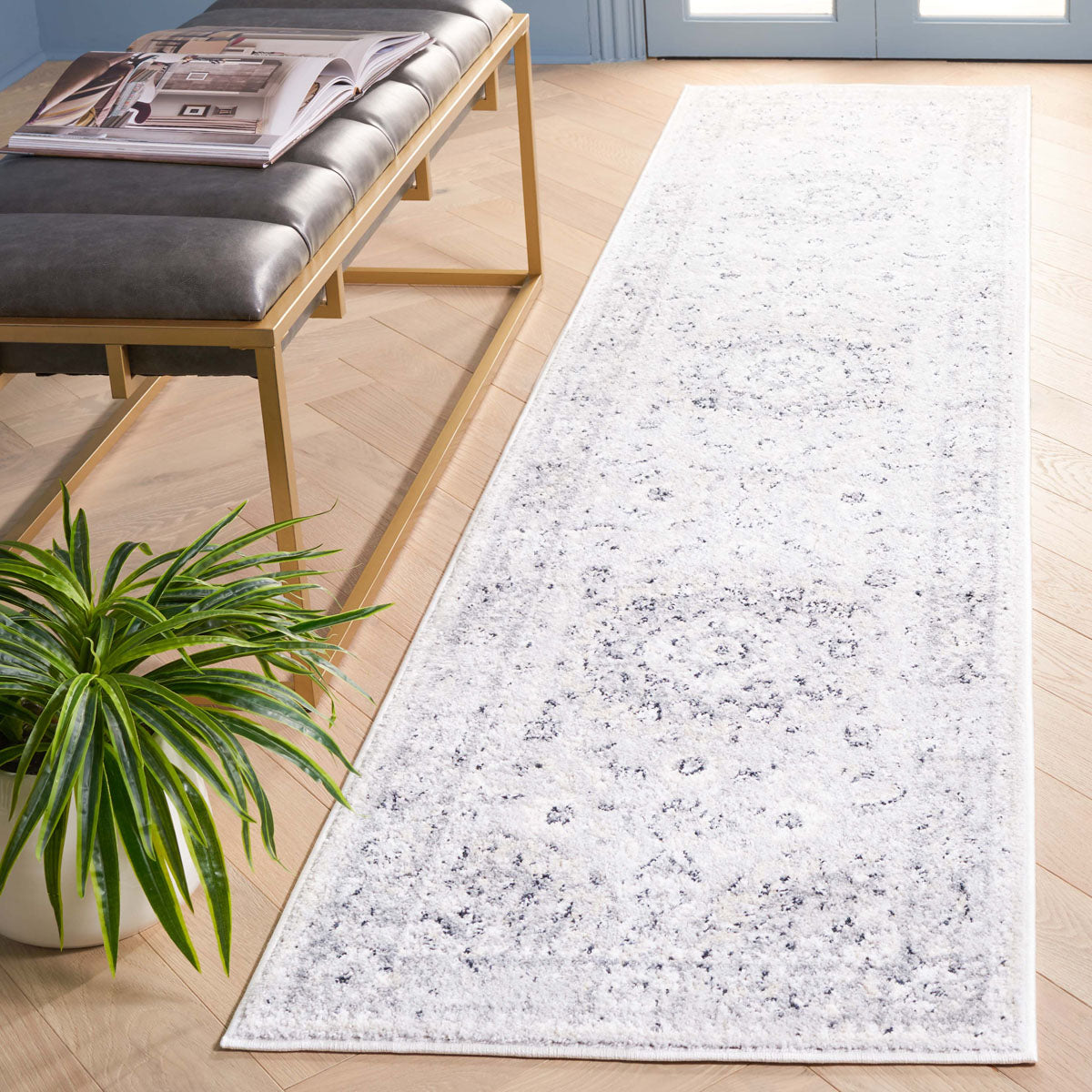 Layla Rug | Safavieh - LAY106A - Ivory / Grey