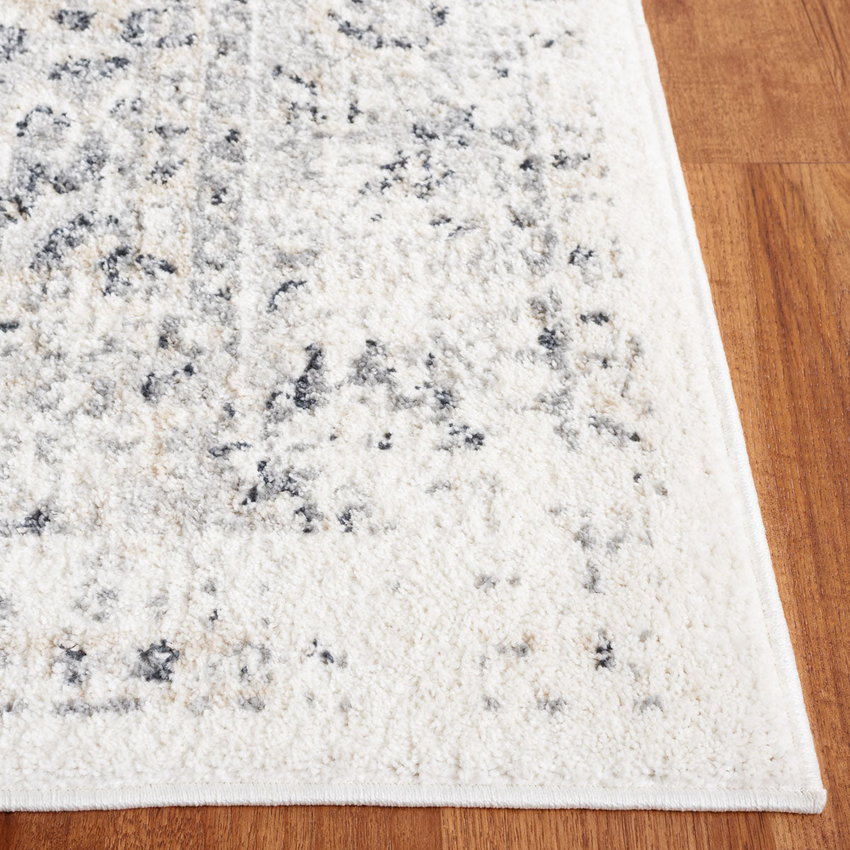 Layla Rug | Safavieh - LAY106A - Ivory / Grey