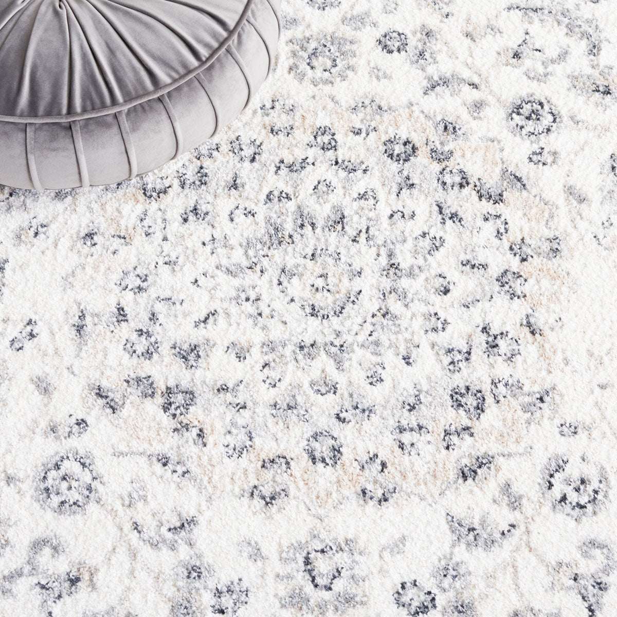 Layla Rug | Safavieh - LAY106A - Ivory / Grey