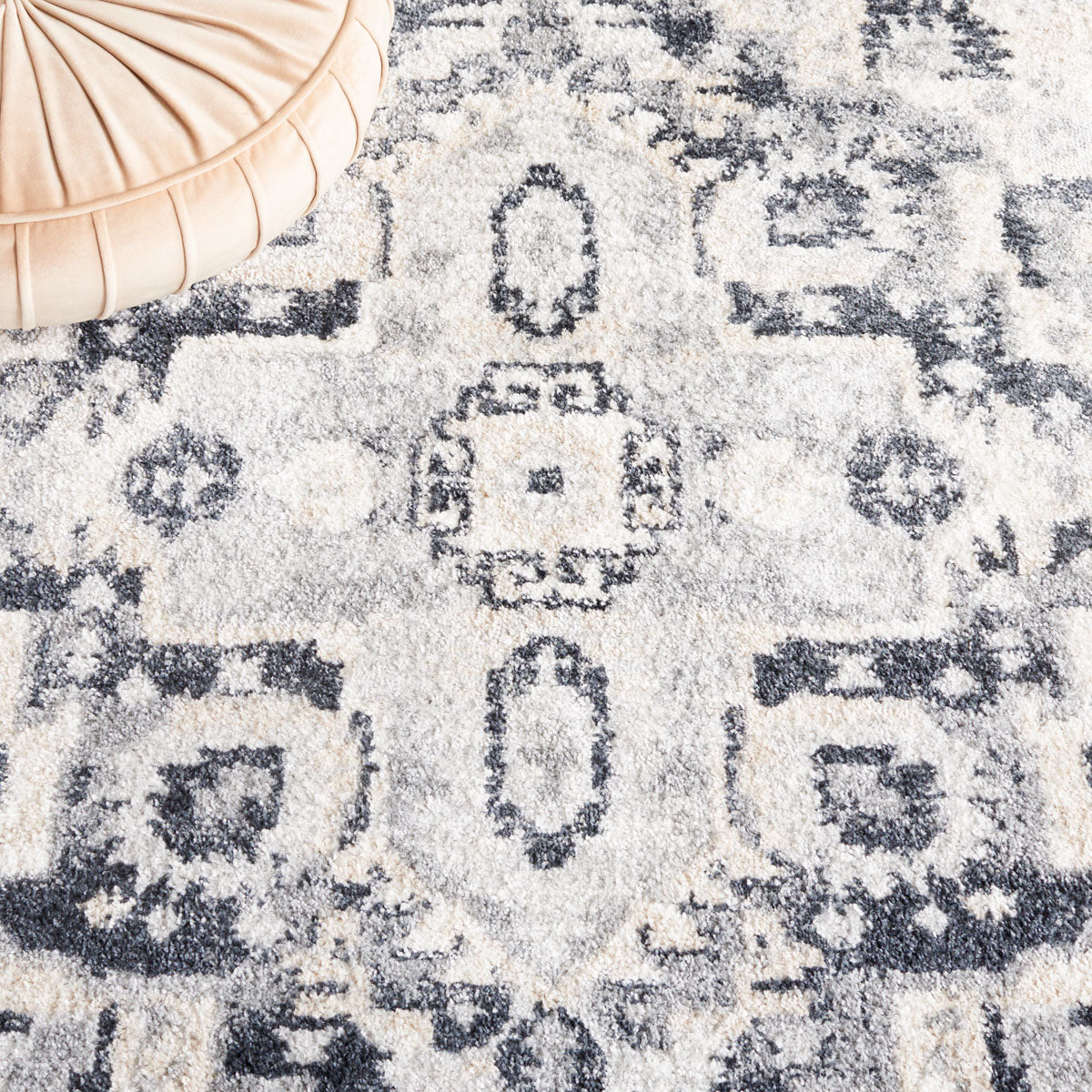 Layla Rug | Safavieh - LAY107A - Ivory Grey / Charcoal