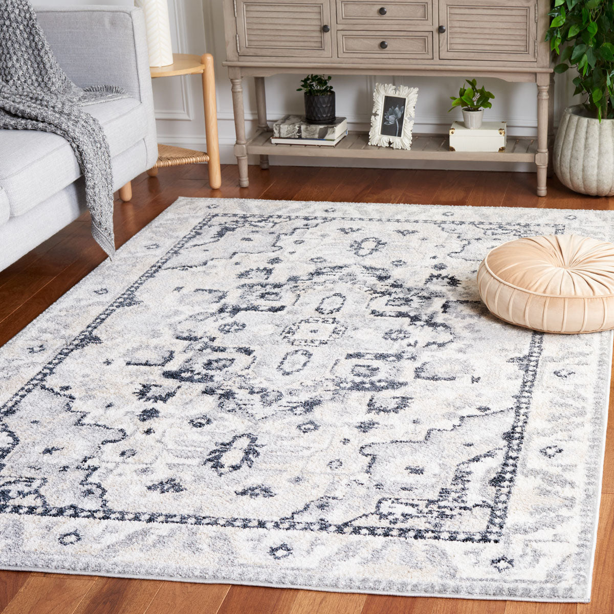 Layla Rug | Safavieh - LAY107A - Ivory Grey / Charcoal