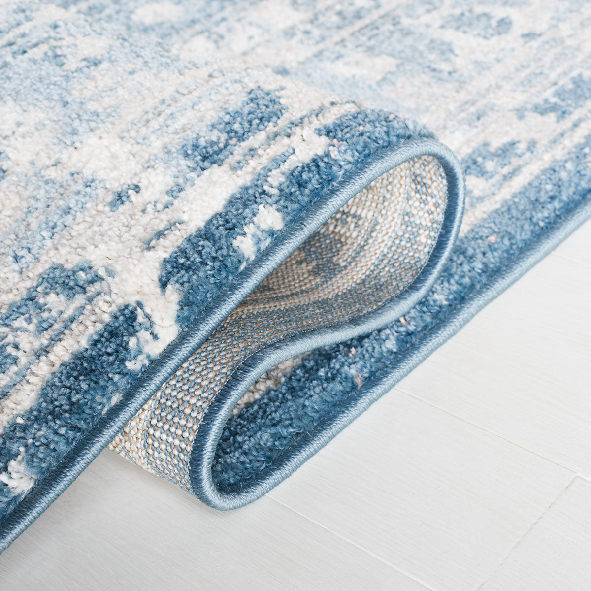 Layla Rug | Safavieh - LAY108M - Ivory Grey / Blue