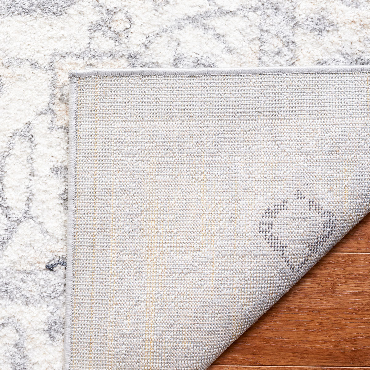 Layla Rug | Safavieh - LAY109A - Ivory Grey / Charcoal