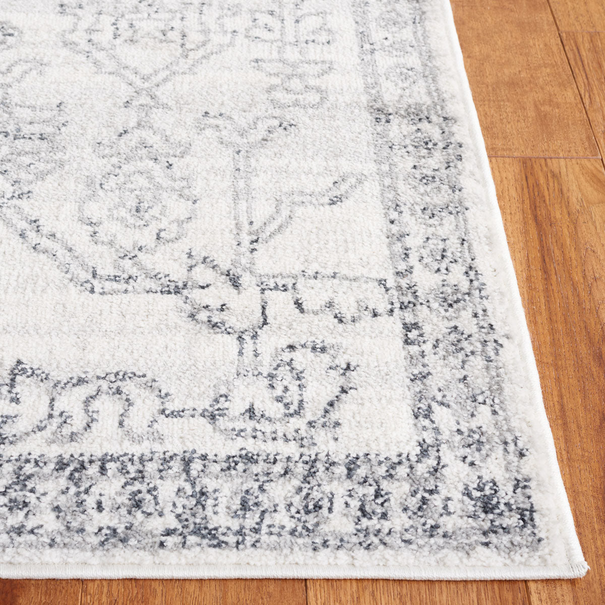 Layla Rug | Safavieh - LAY110F - Ivory Grey / Charcoal