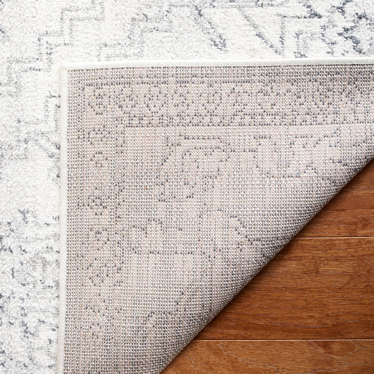 Layla Rug | Safavieh - LAY110F - Ivory Grey / Charcoal