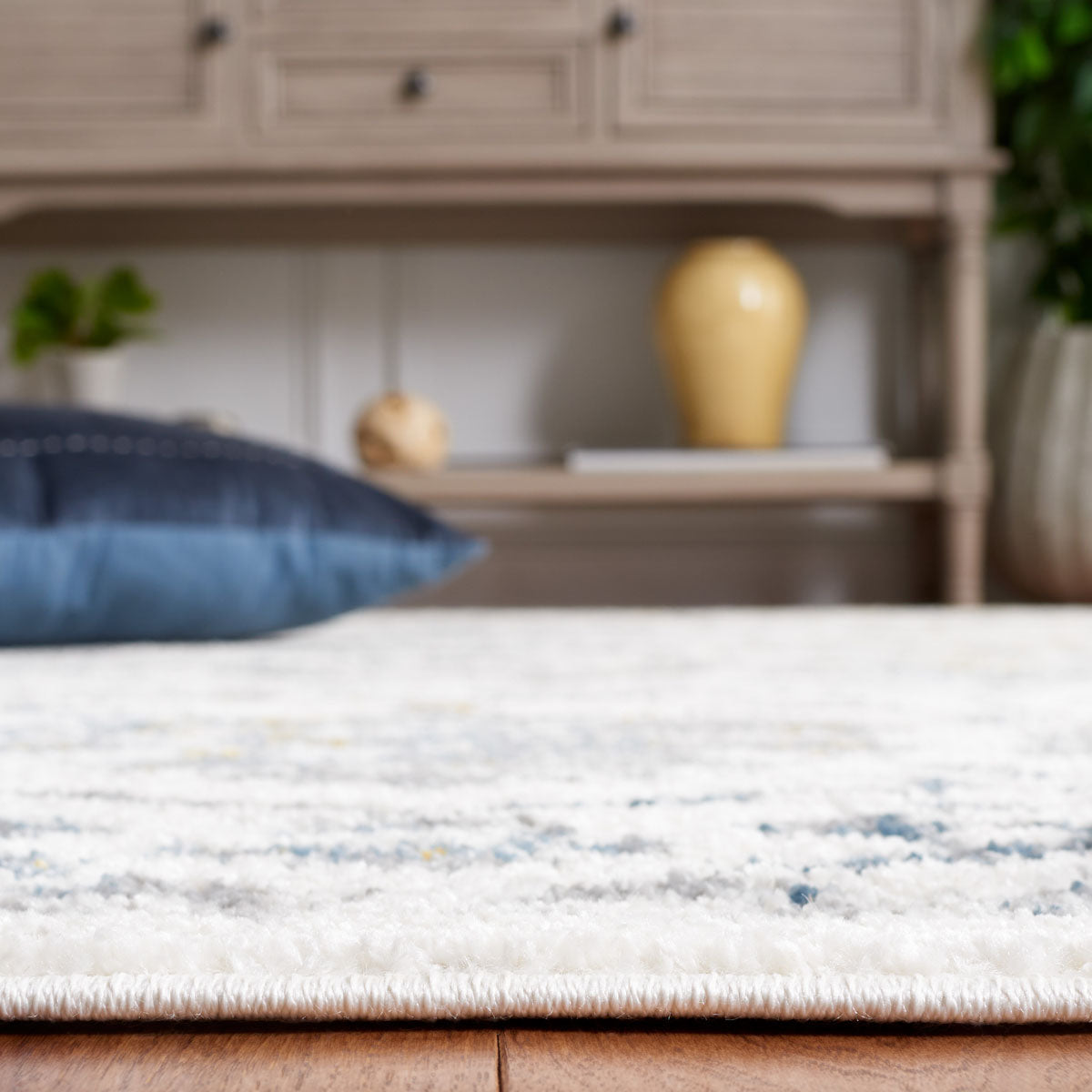 Layla Rug | Safavieh - LAY112A - Ivory Grey / Blue