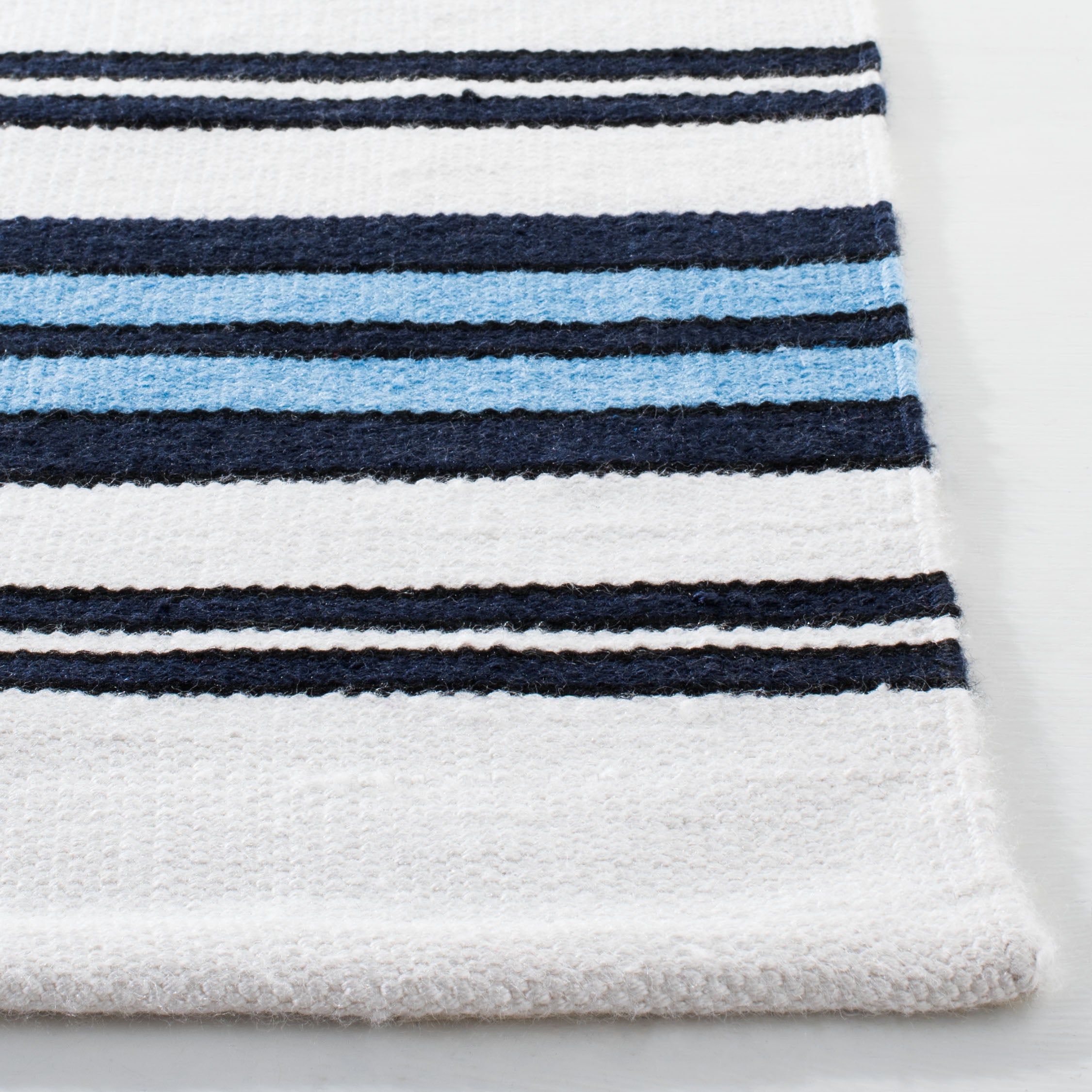 Leopold Stripe Rug | Lauren Ralph Lauren - LRL2462 - White / French Blue