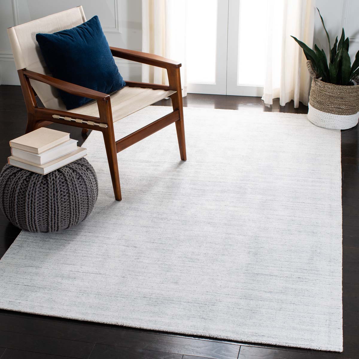 Mirage 176 Rug | Safavieh - MIR176A - Ivory / Silver