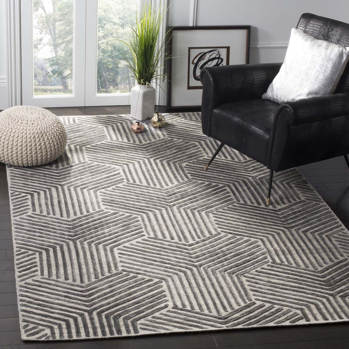 Mirage 351 Rug | Safavieh - MIR351A - Light Grey / Charcoal