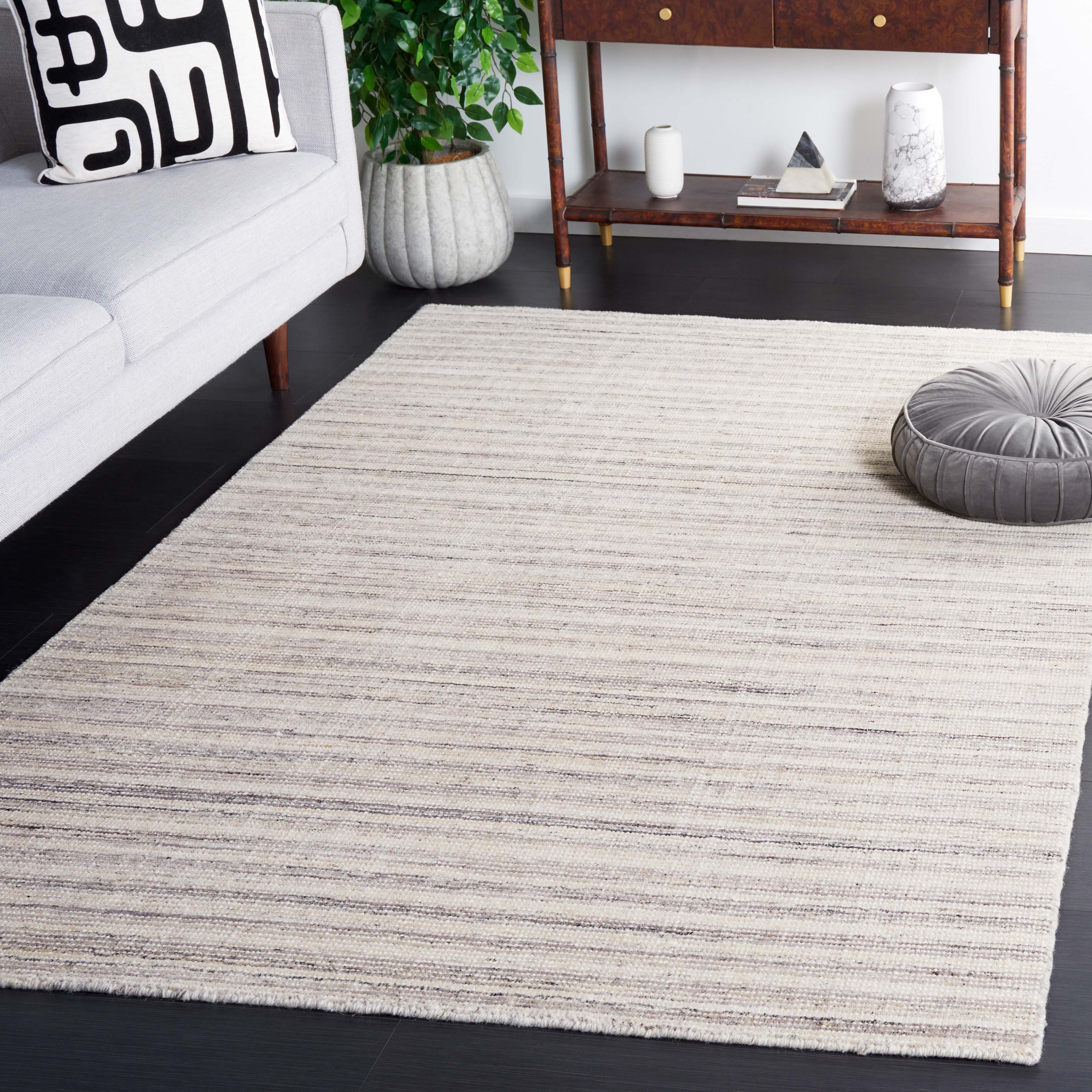 Mirage 462 Rug | Safavieh: MIR462F - Ivory / Grey