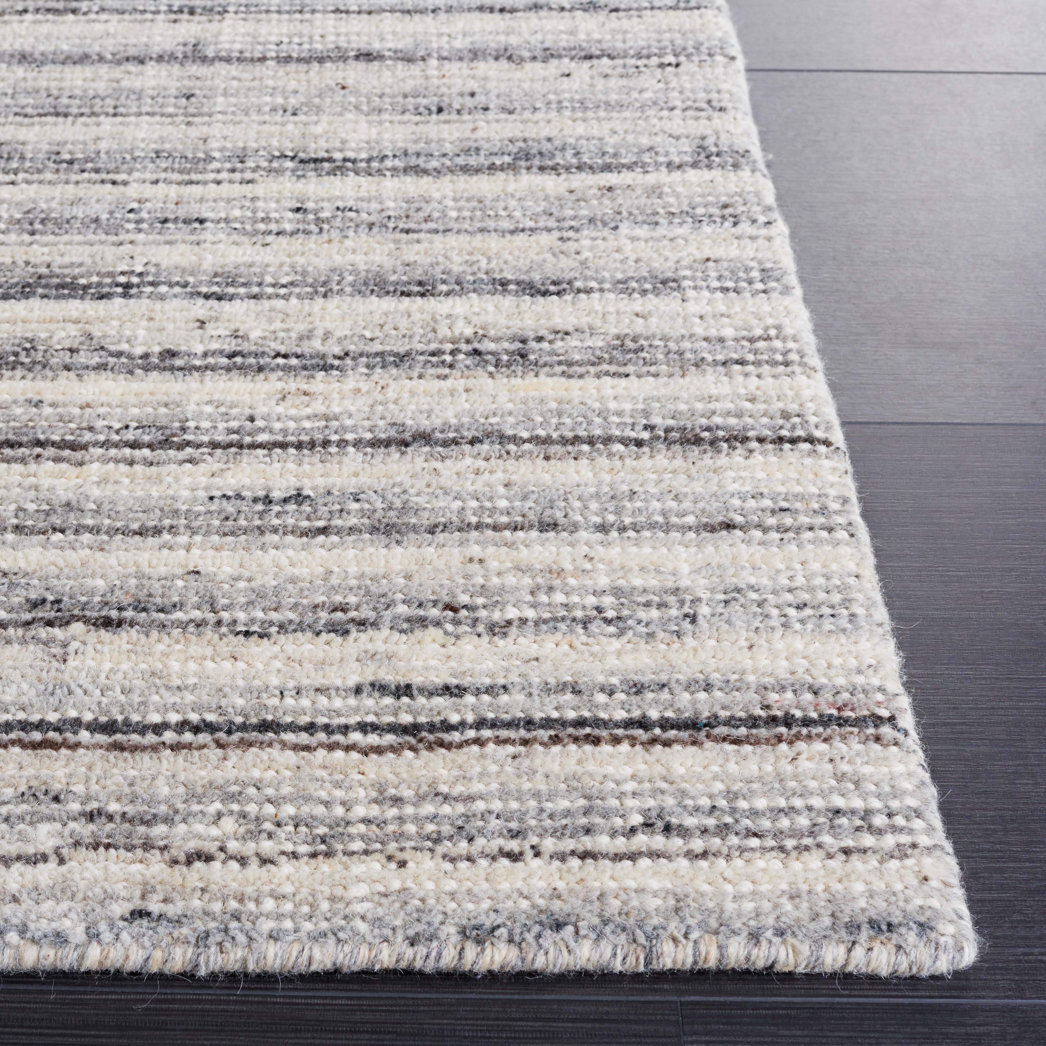 Mirage 462 Rug | Safavieh: MIR462H - Ivory / Dark Grey