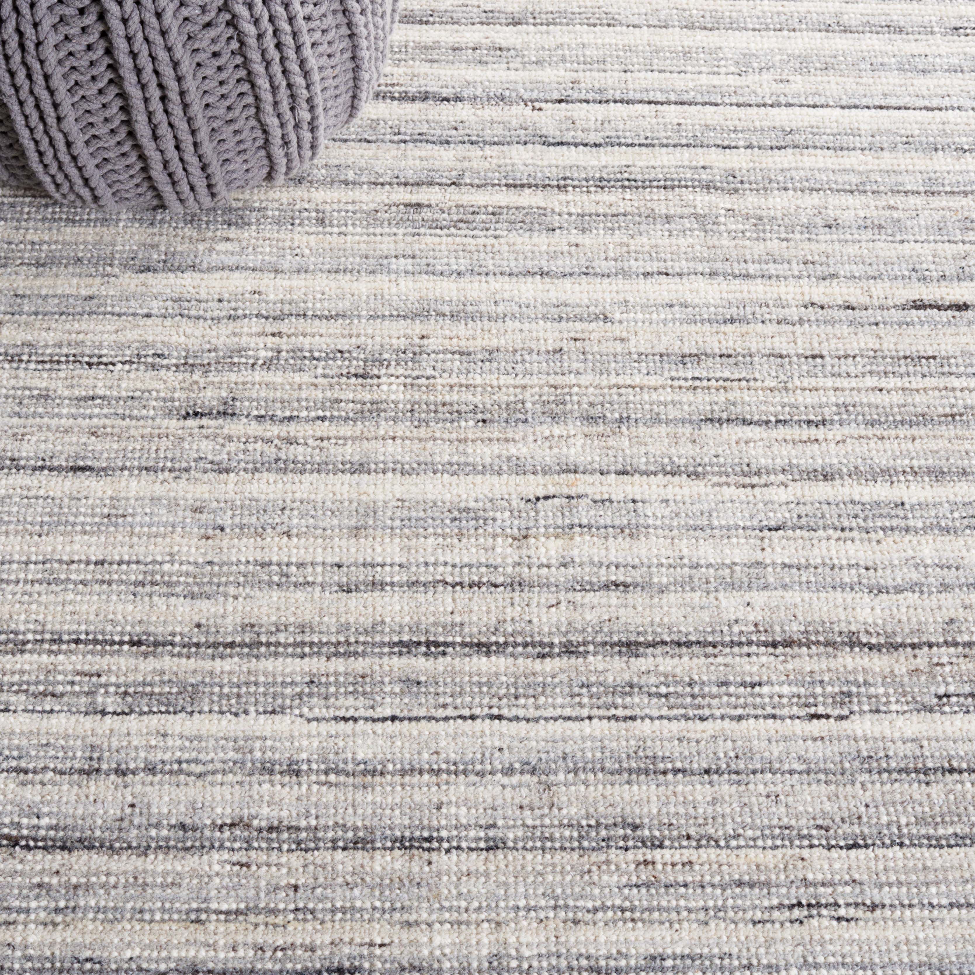 Mirage 462 Rug | Safavieh: MIR462H - Ivory / Dark Grey