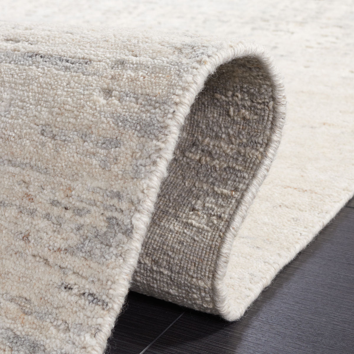 Mirage 534 Rug | Safavieh - MIR534C - Light Beige / Grey