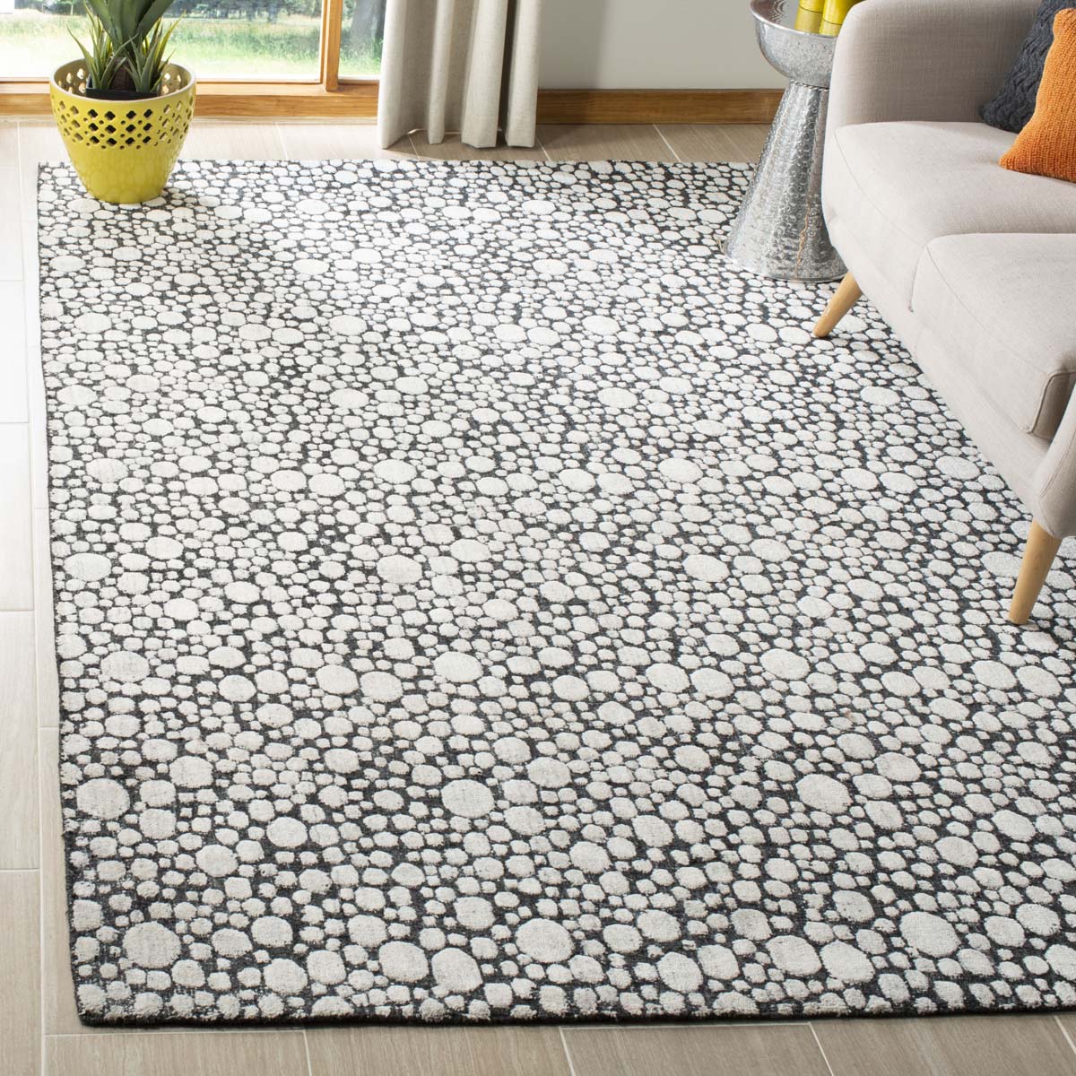 Mirage 680 Rug | Safavieh - MIR680H - Charcoal / Cream