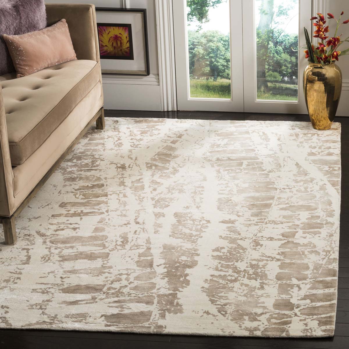 Mirage 723 Rug | Safavieh - MIR723D - Ivory / Brown